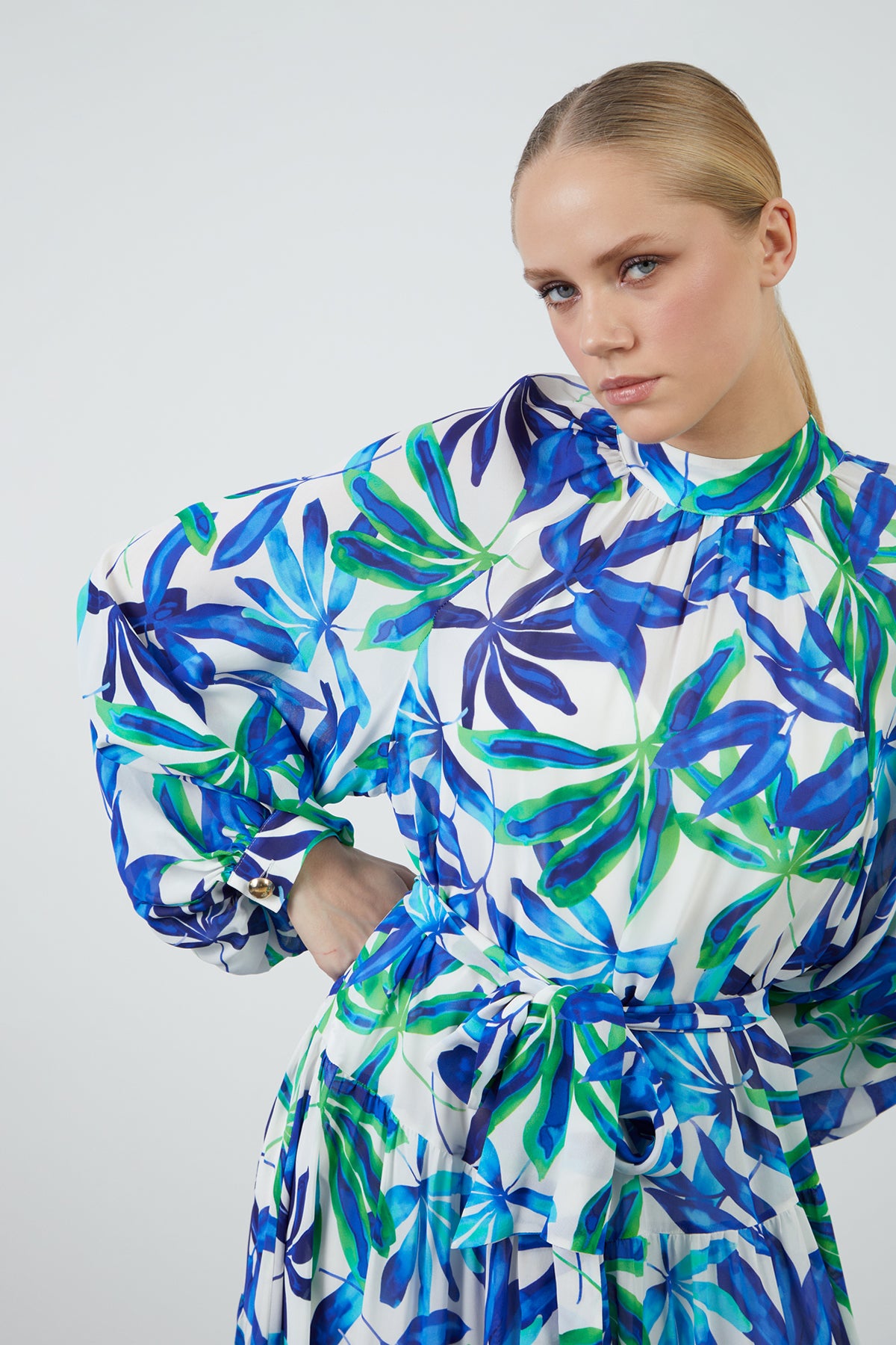 Uzun Kollu Desenli Uzun Elbise