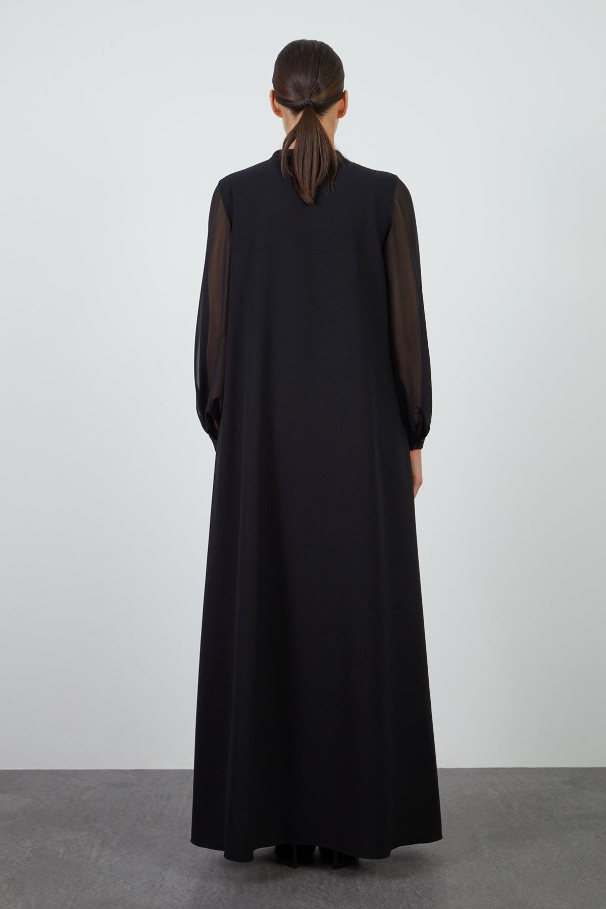 İnci Düğmeli Şifon Kollu Uzun Elbise