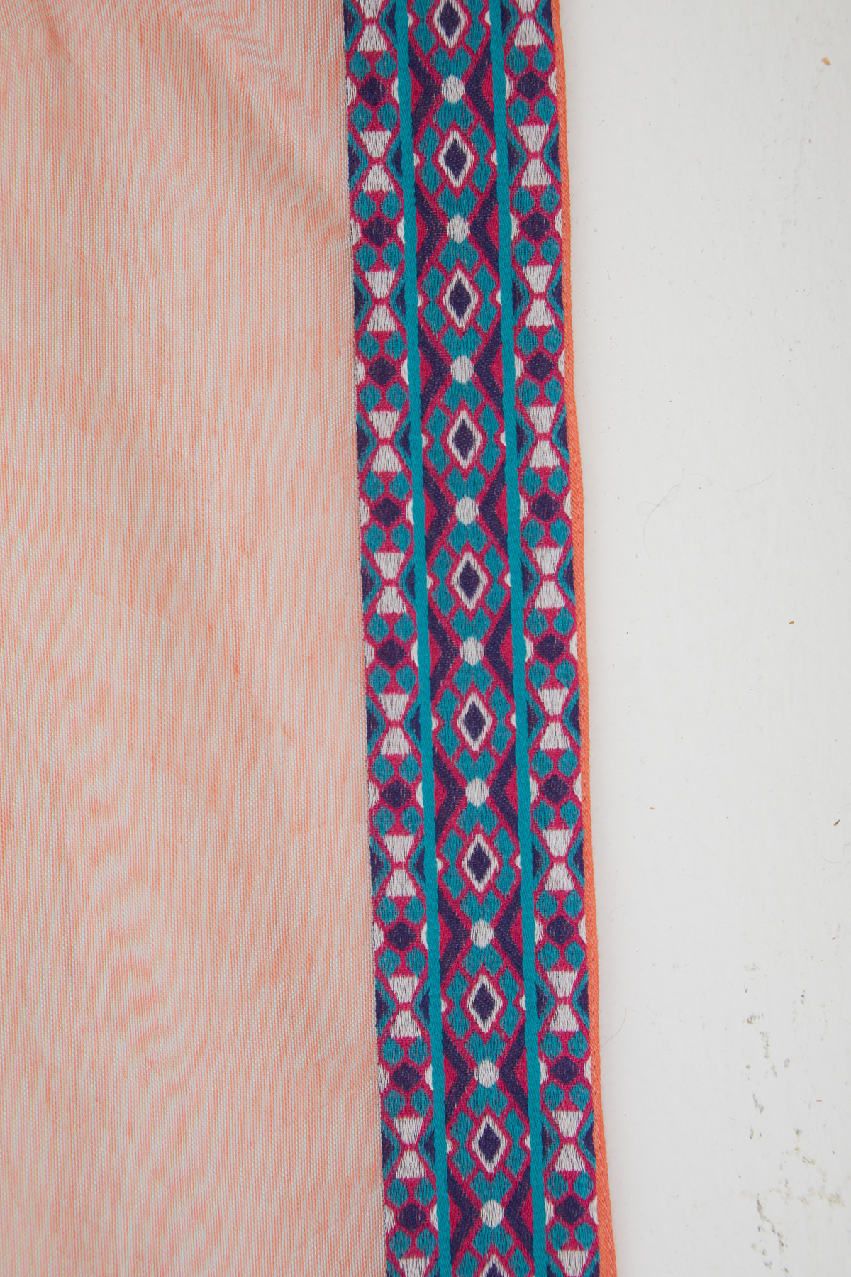 Kenarı Şerit Desenli Şal