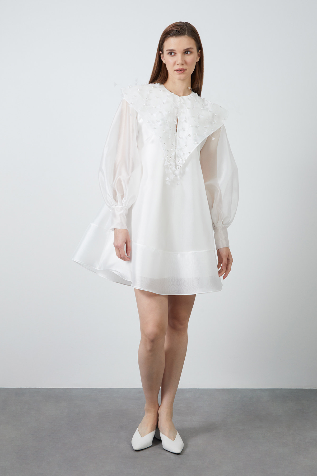 Kolları Tül Önü İşlemeli Ekru Kloş Mini Elbise