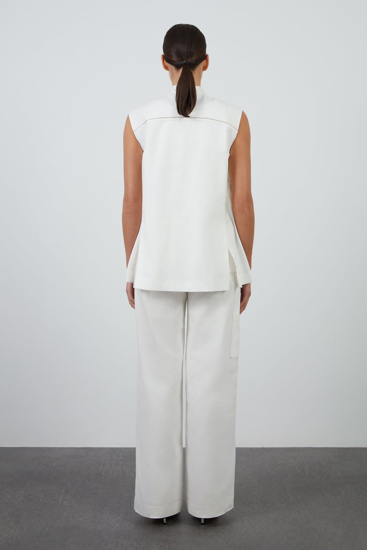 Nakış Detaylı Düğmeli Yelek