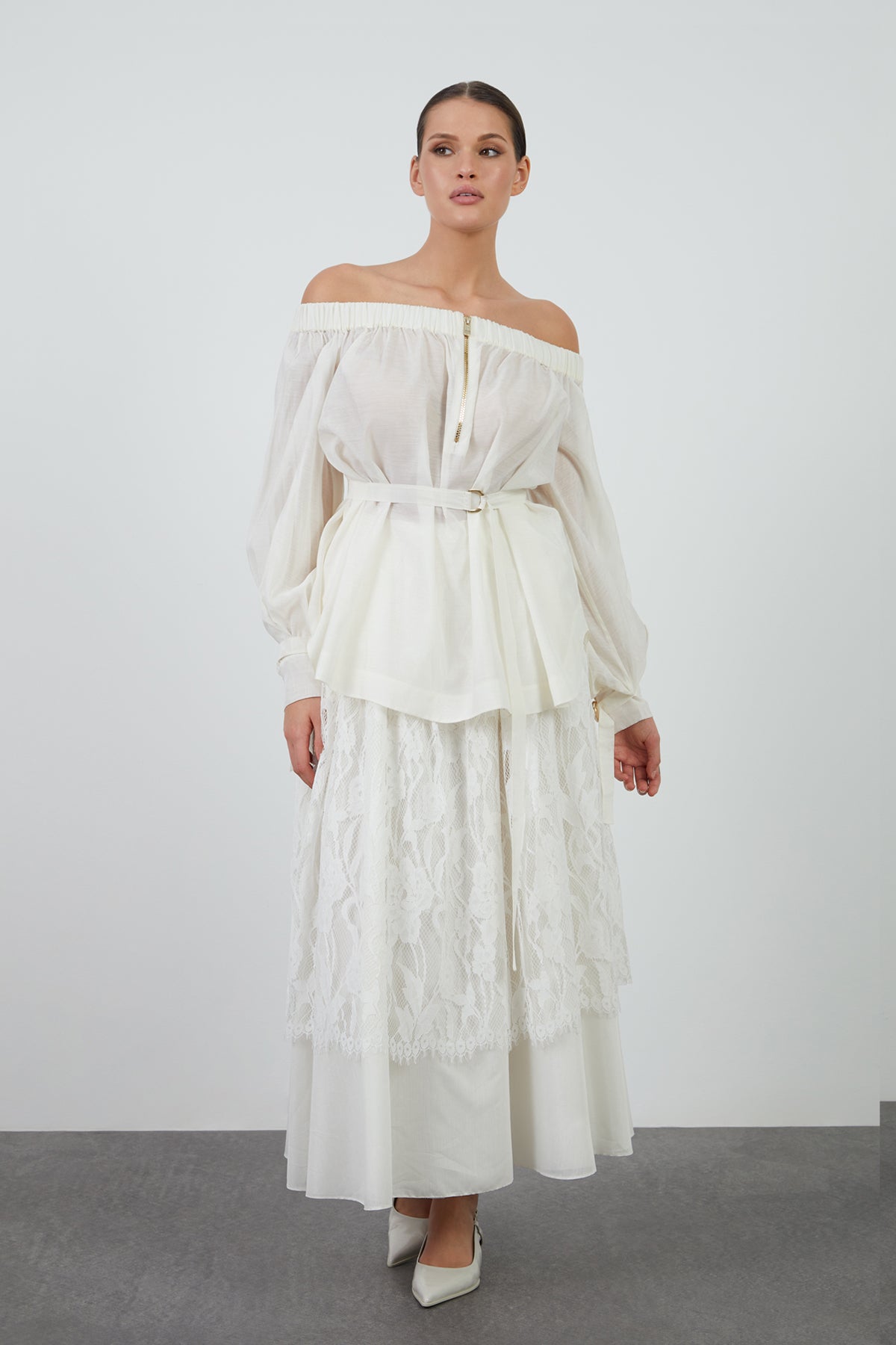 Madonna Yaka Uzun Kollu Bluz