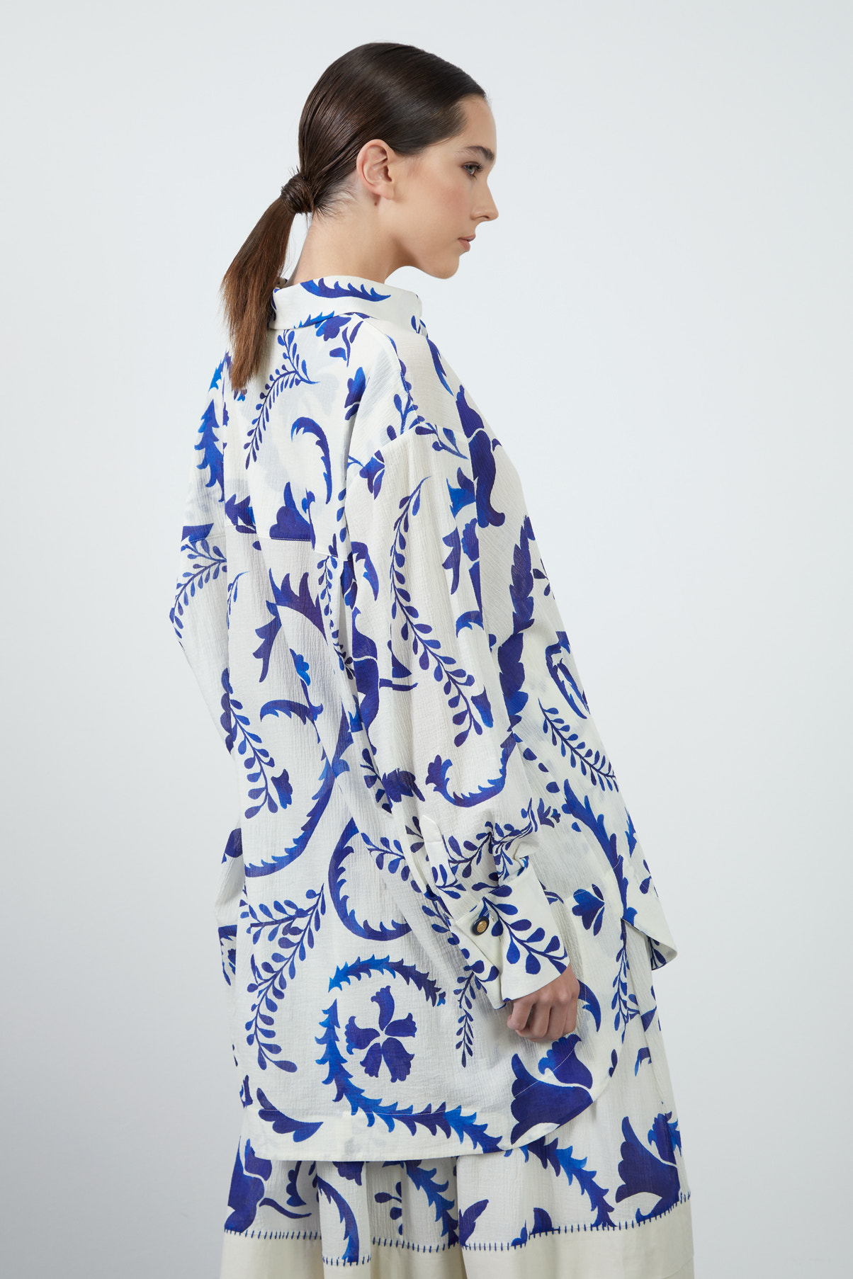 Düğme Detaylı Desenli Gömlek