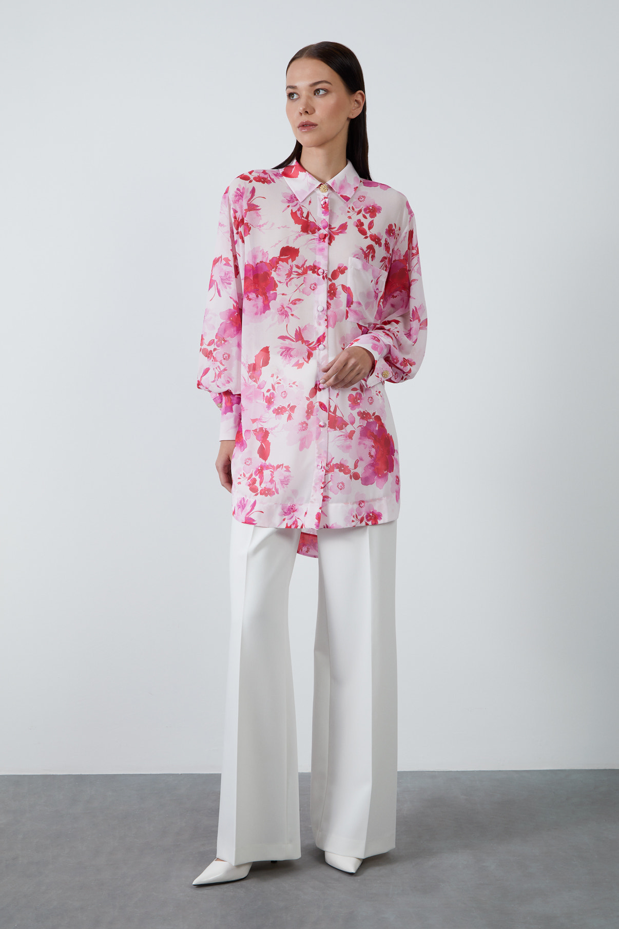 Düğme Detaylı Desenli Şifon Gömlek