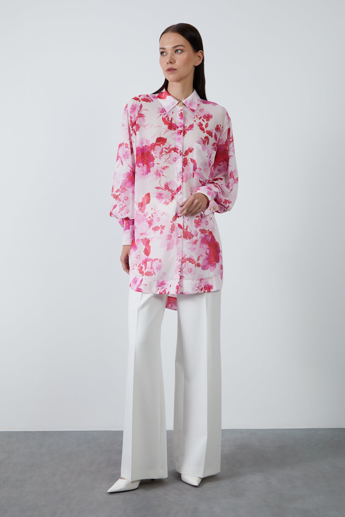 Düğme Detaylı Desenli Şifon Gömlek