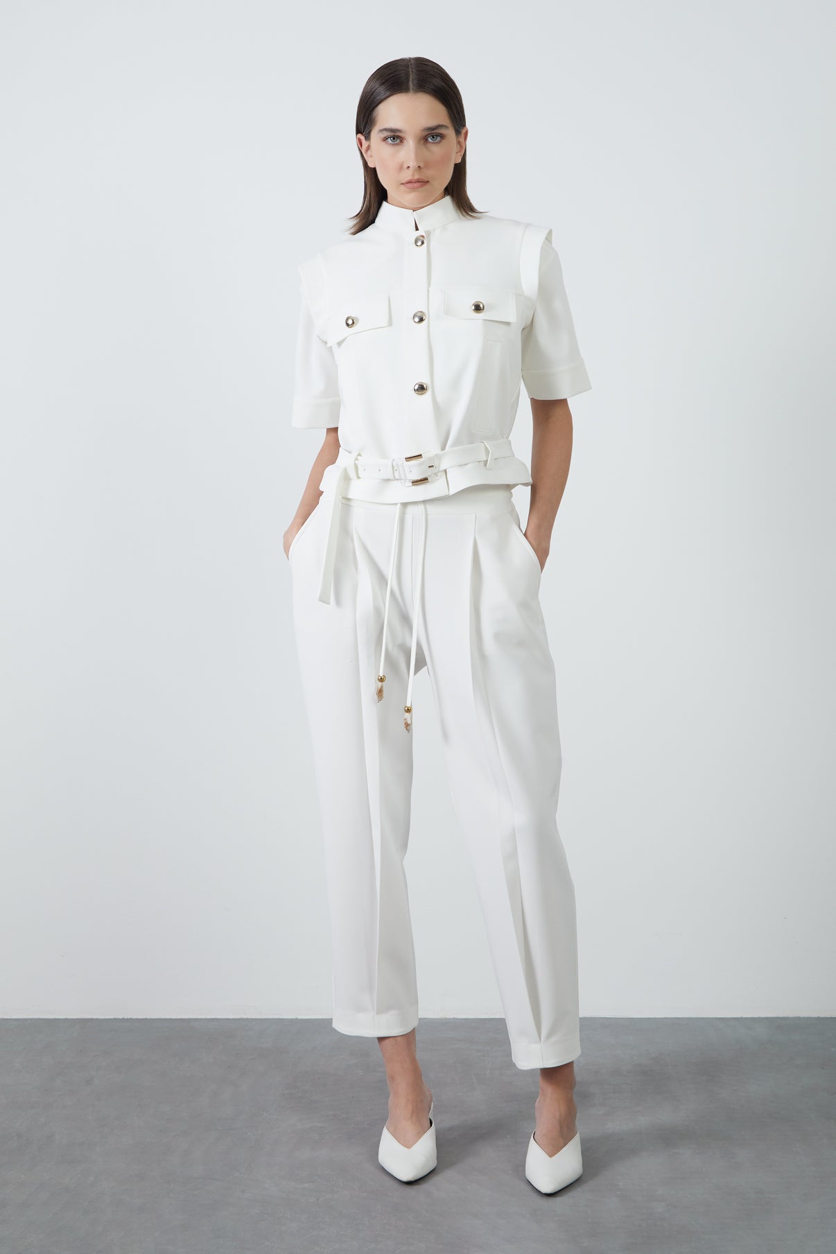 Düğmeli Etekucu Kemerli Yelek