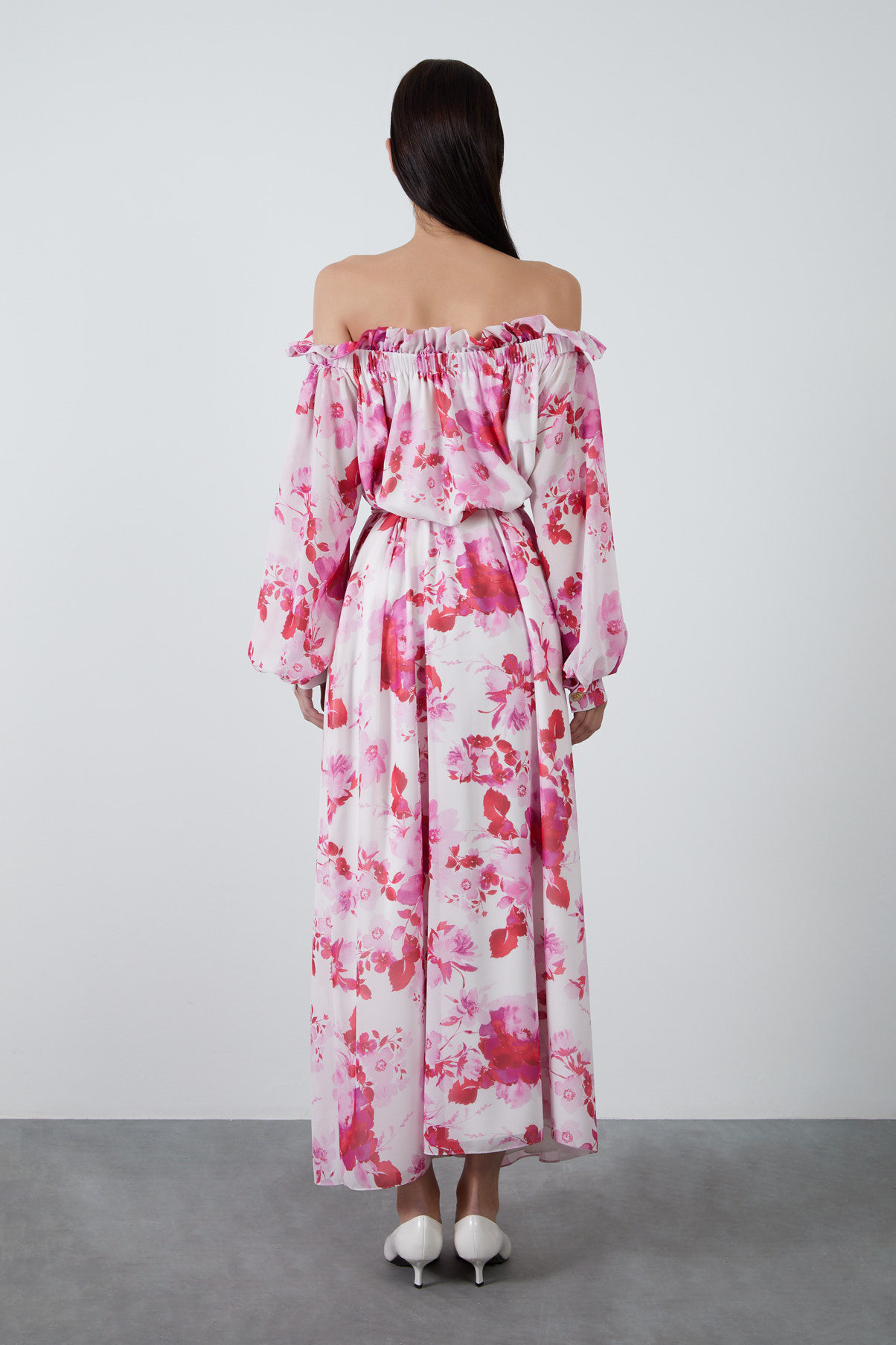 Madonna Yaka Uzun Desenli Elbise