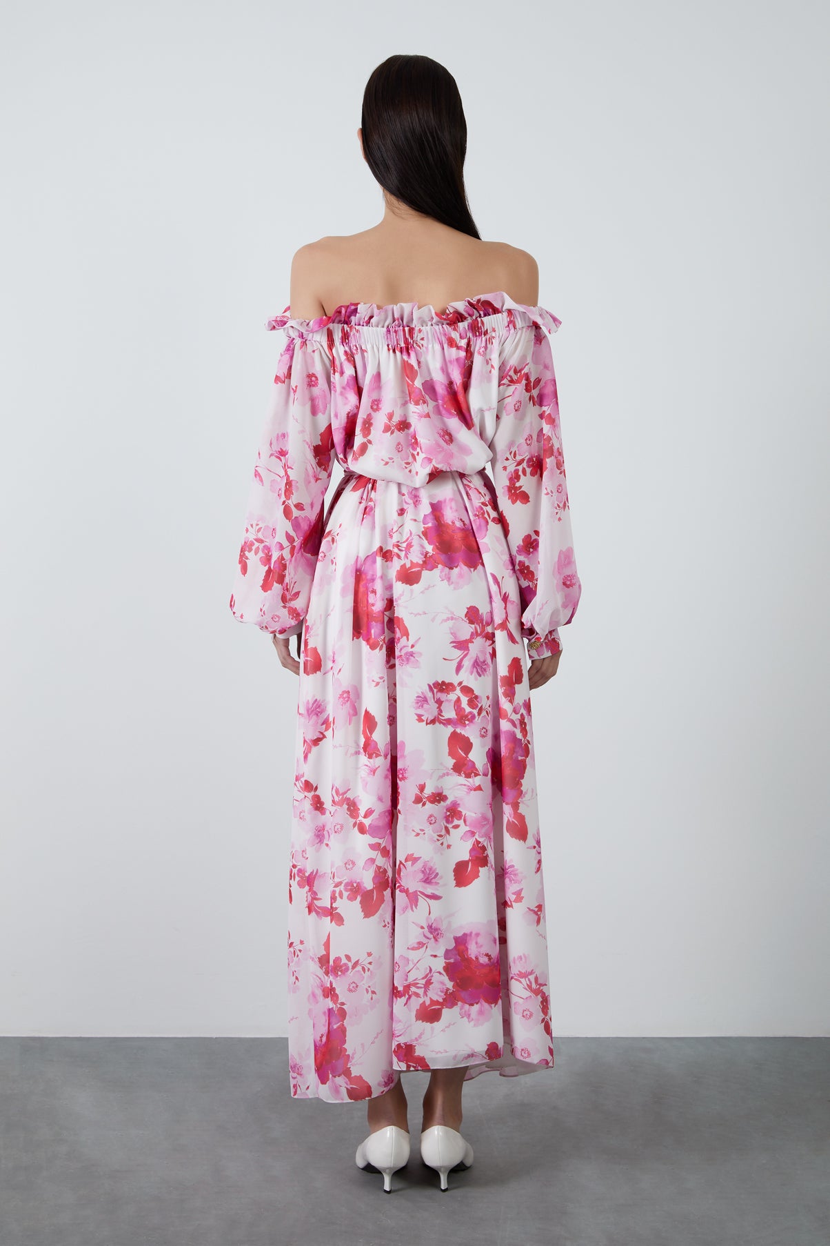 Madonna Yaka Uzun Desenli Elbise