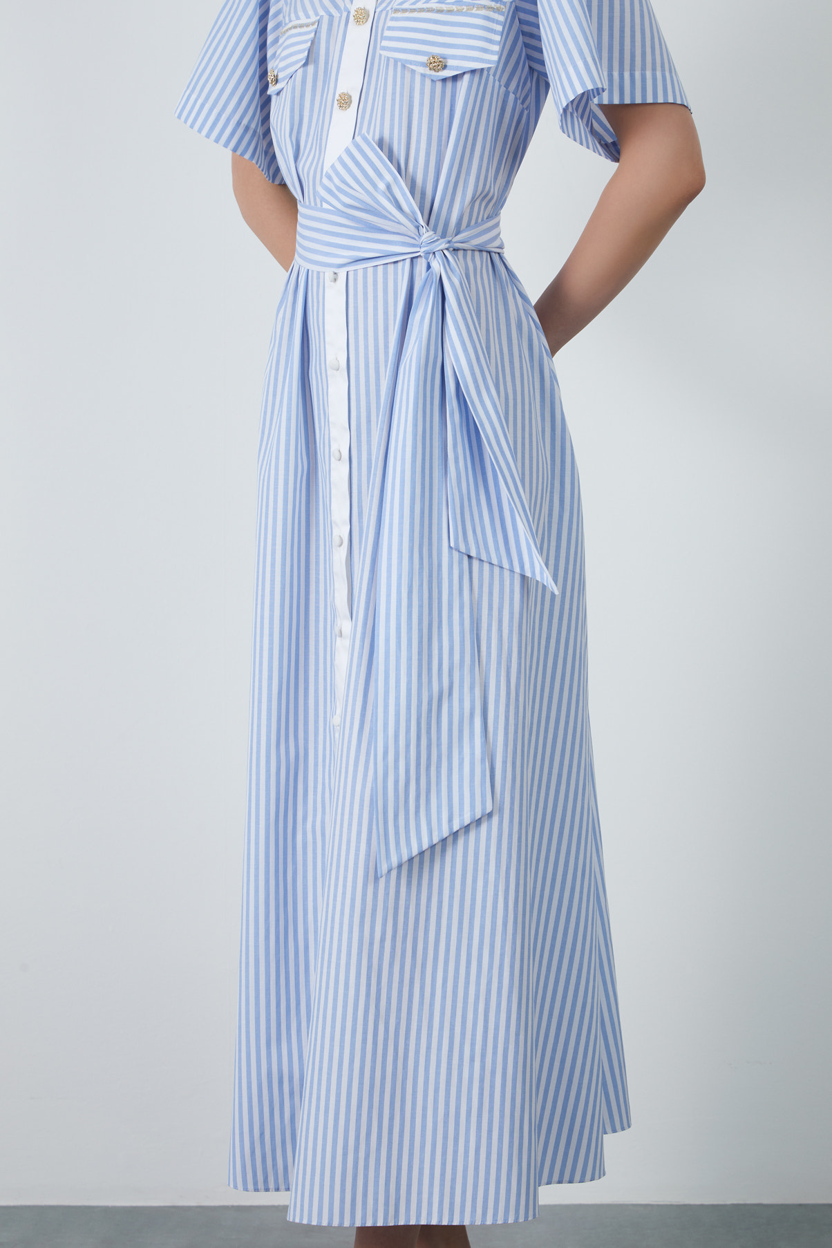 Seyyar Kuşaklı Çizgili Poplin Gömlek Maxi Elbise