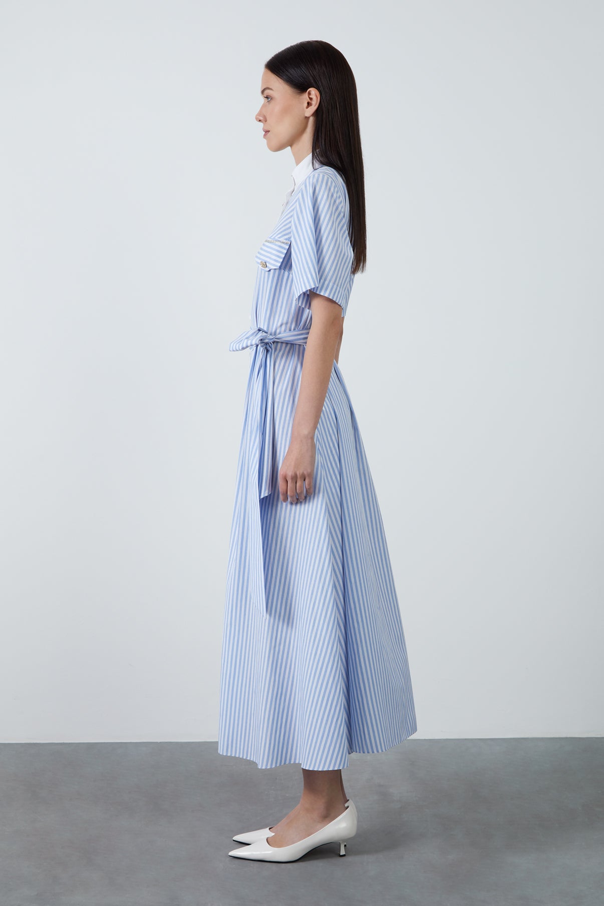 Seyyar Kuşaklı Çizgili Poplin Gömlek