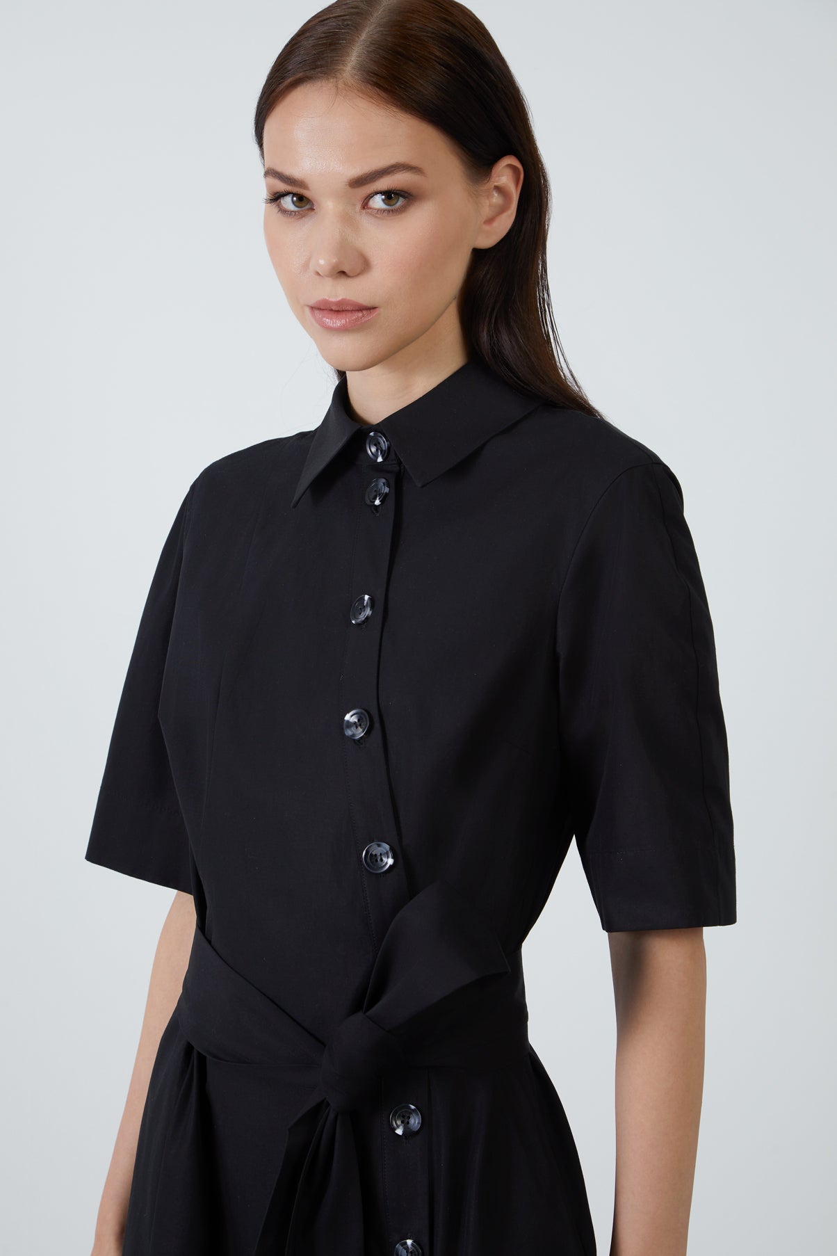 Boncuklu Kuşak Detaylı Kemik Düğmeli Uzun Elbise