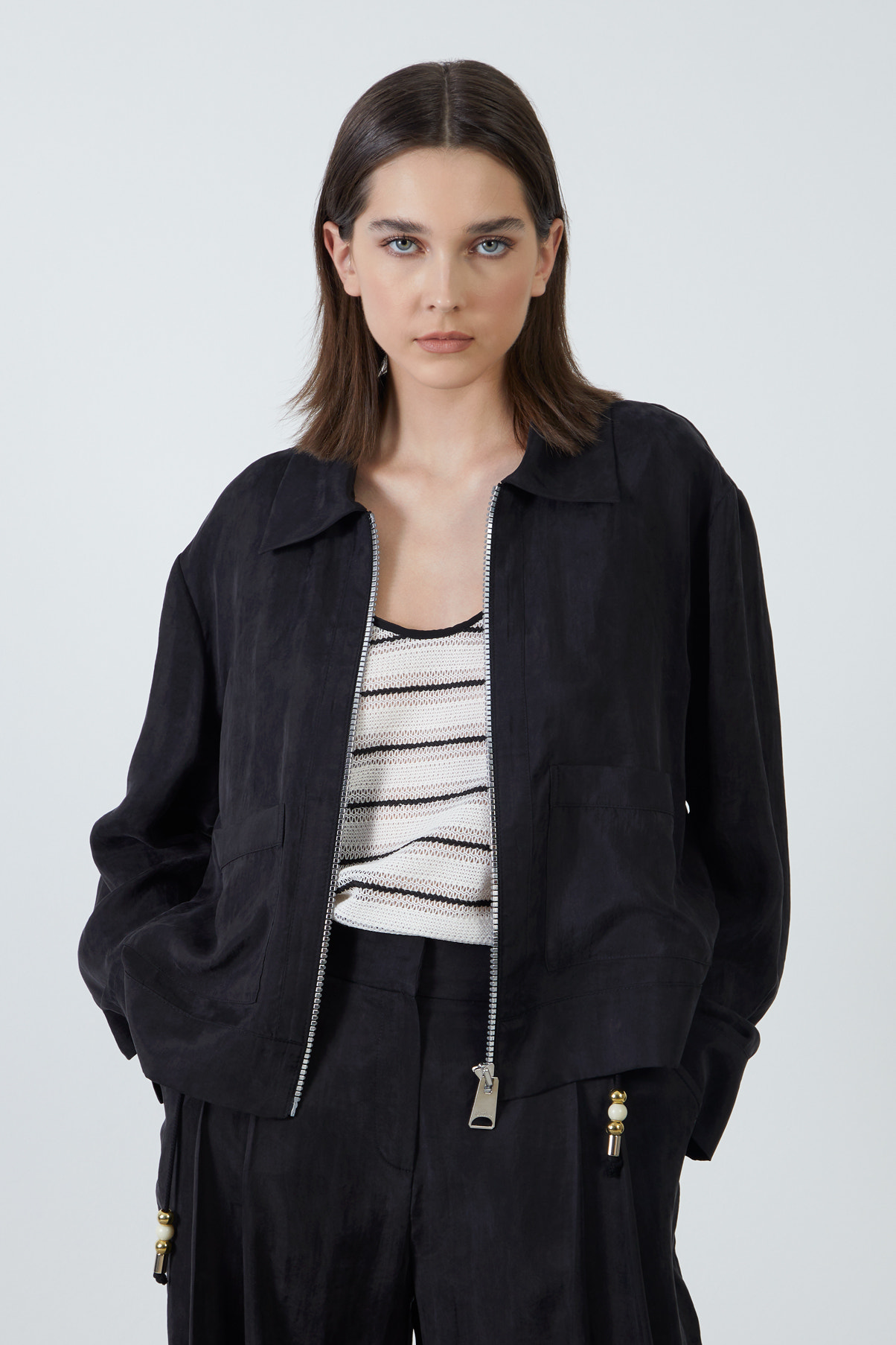 Önü Fermuarlı Gömlek Yaka Ceket