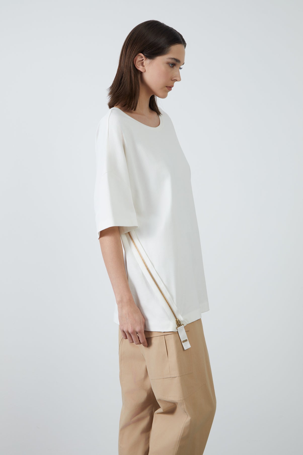 Önü Fermuar Detaylı Bisiklet Yaka Tişört