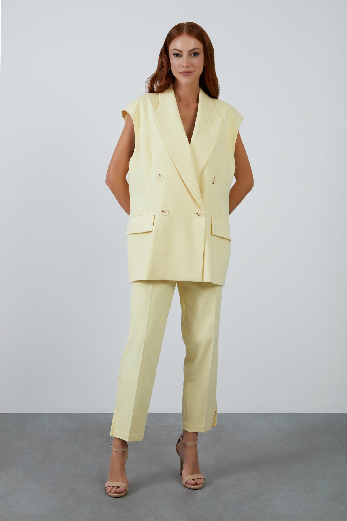 Origami Katlama Detaylı İşlemeli Kruvaze Yelek