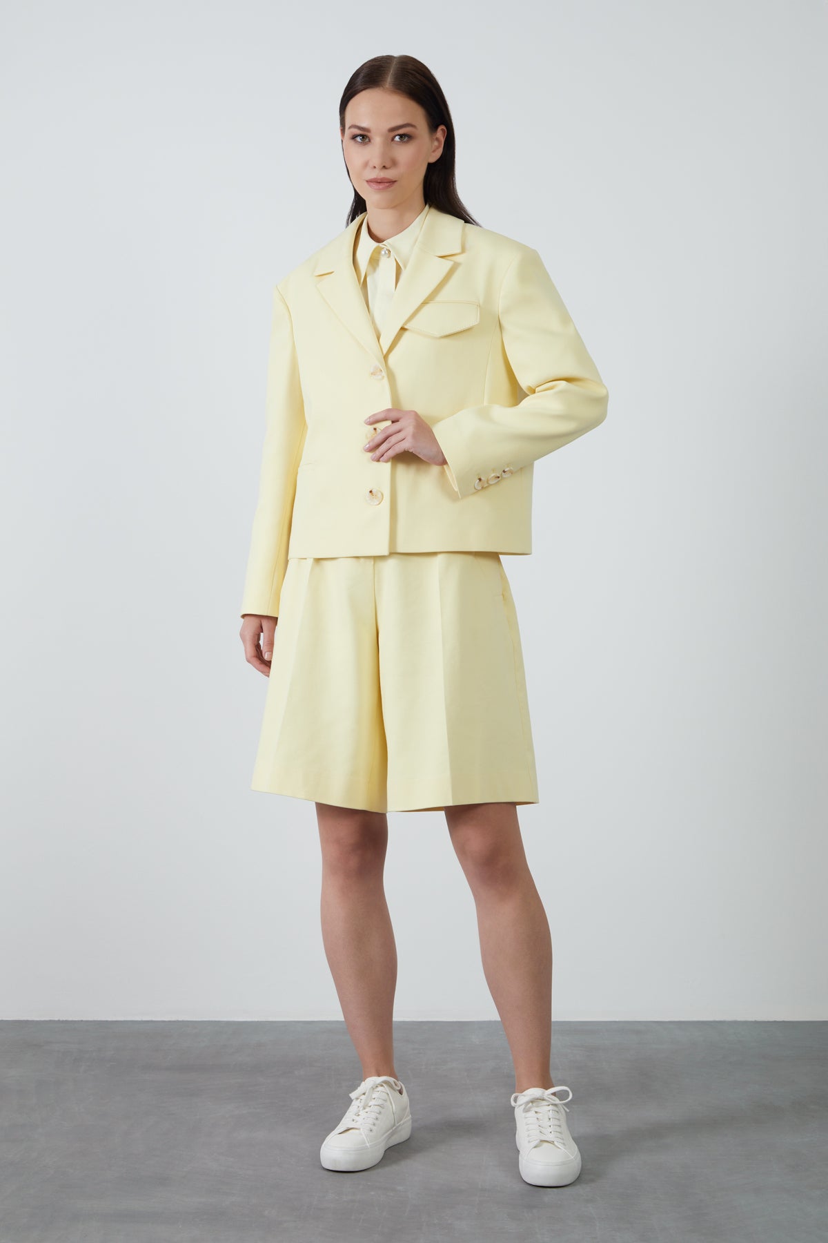 Cep Kapağı Sünger Detaylı Kutu Form Ceket