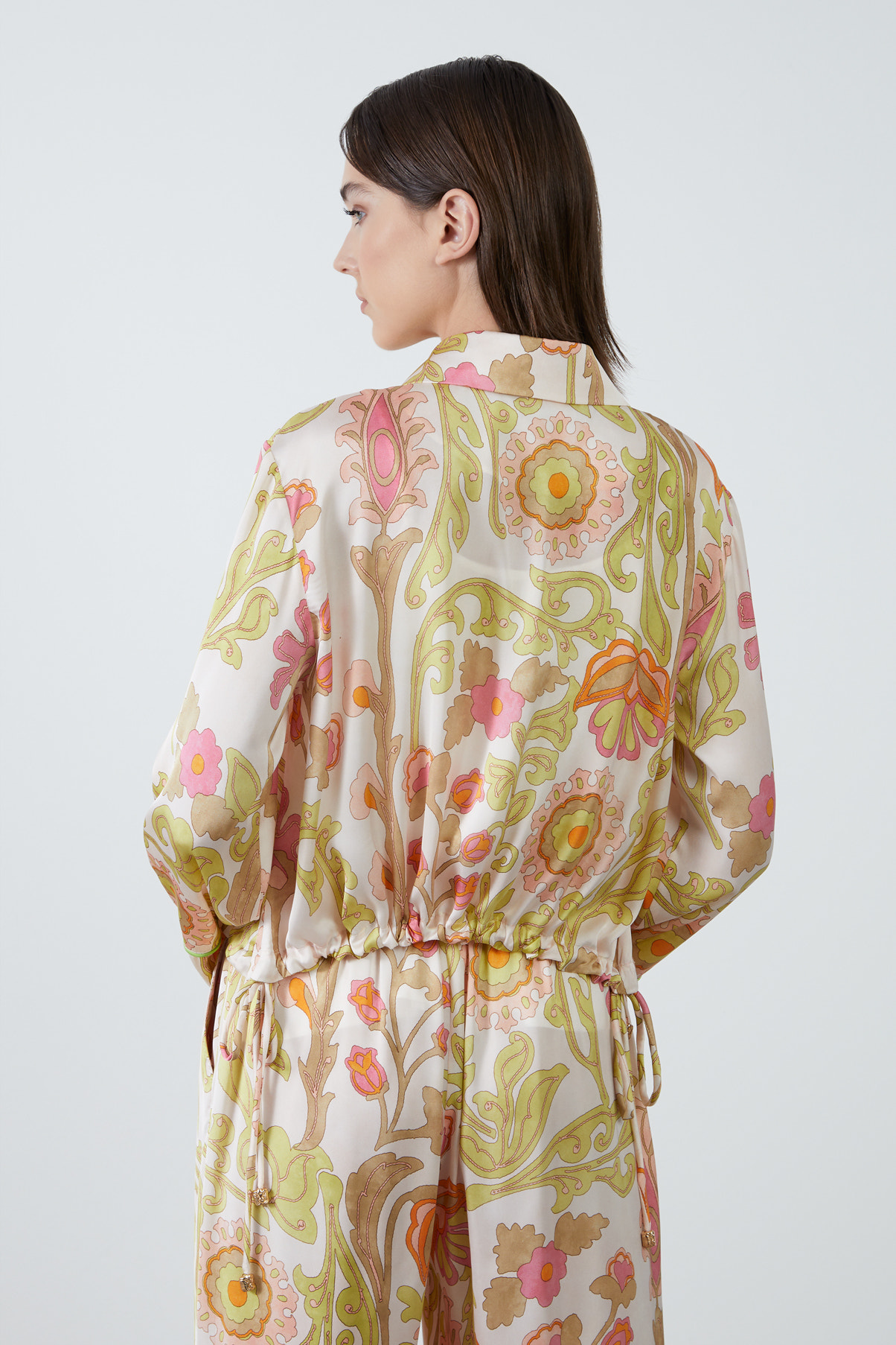 Önü Fermuarlı Desenli Renkli Ceket