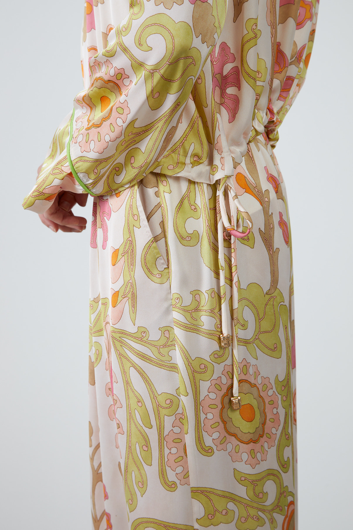 Önü Fermuarlı Desenli Renkli Ceket