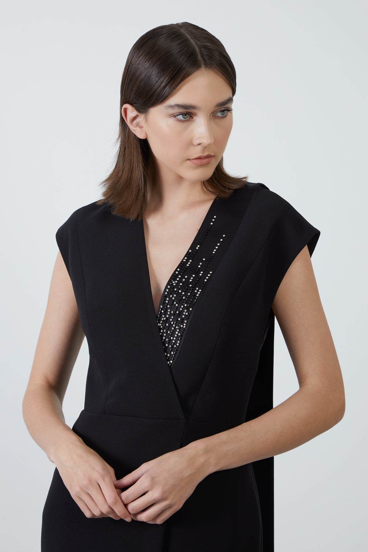 Yakası İşlemeli Önden Yırtmaçlı Somon Rengi Uzun Elbise