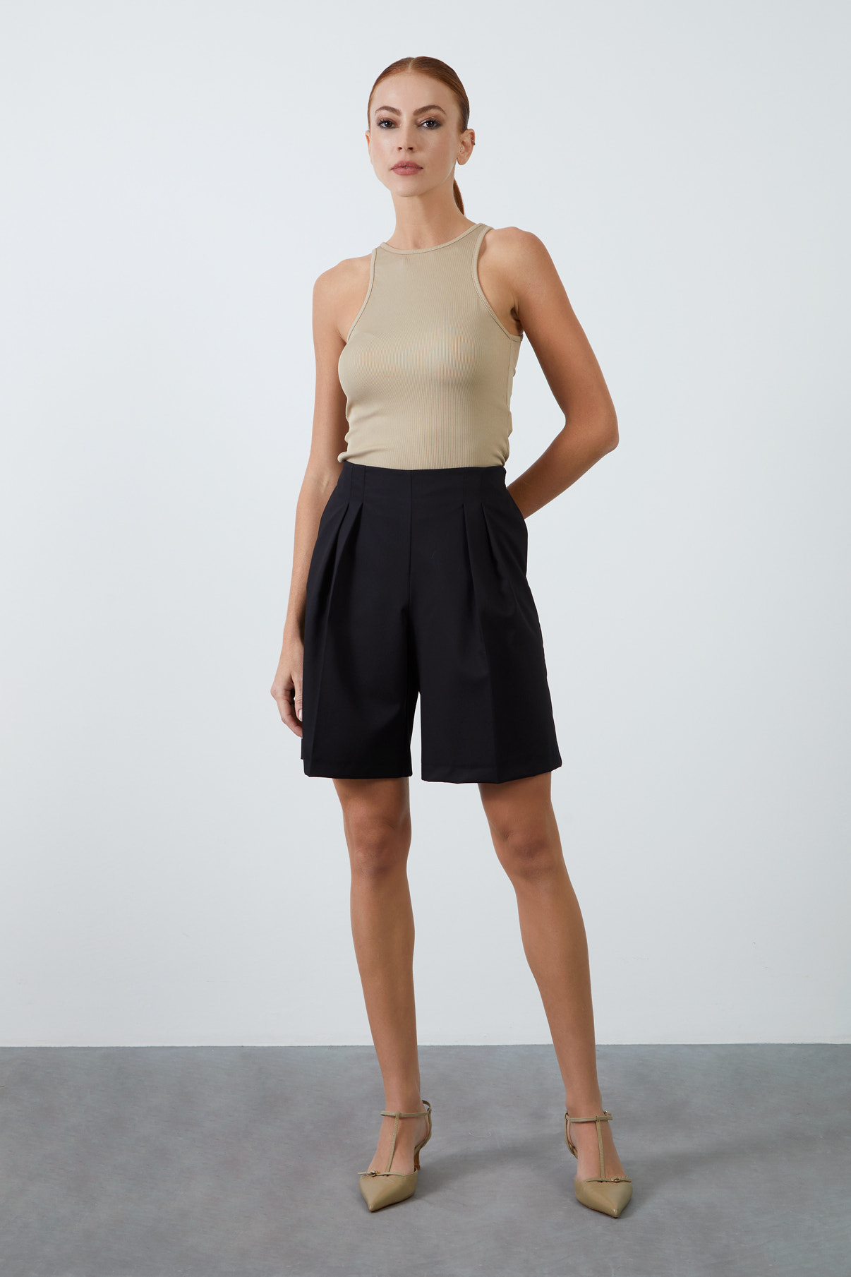 Diz Üstü Klasik Şort