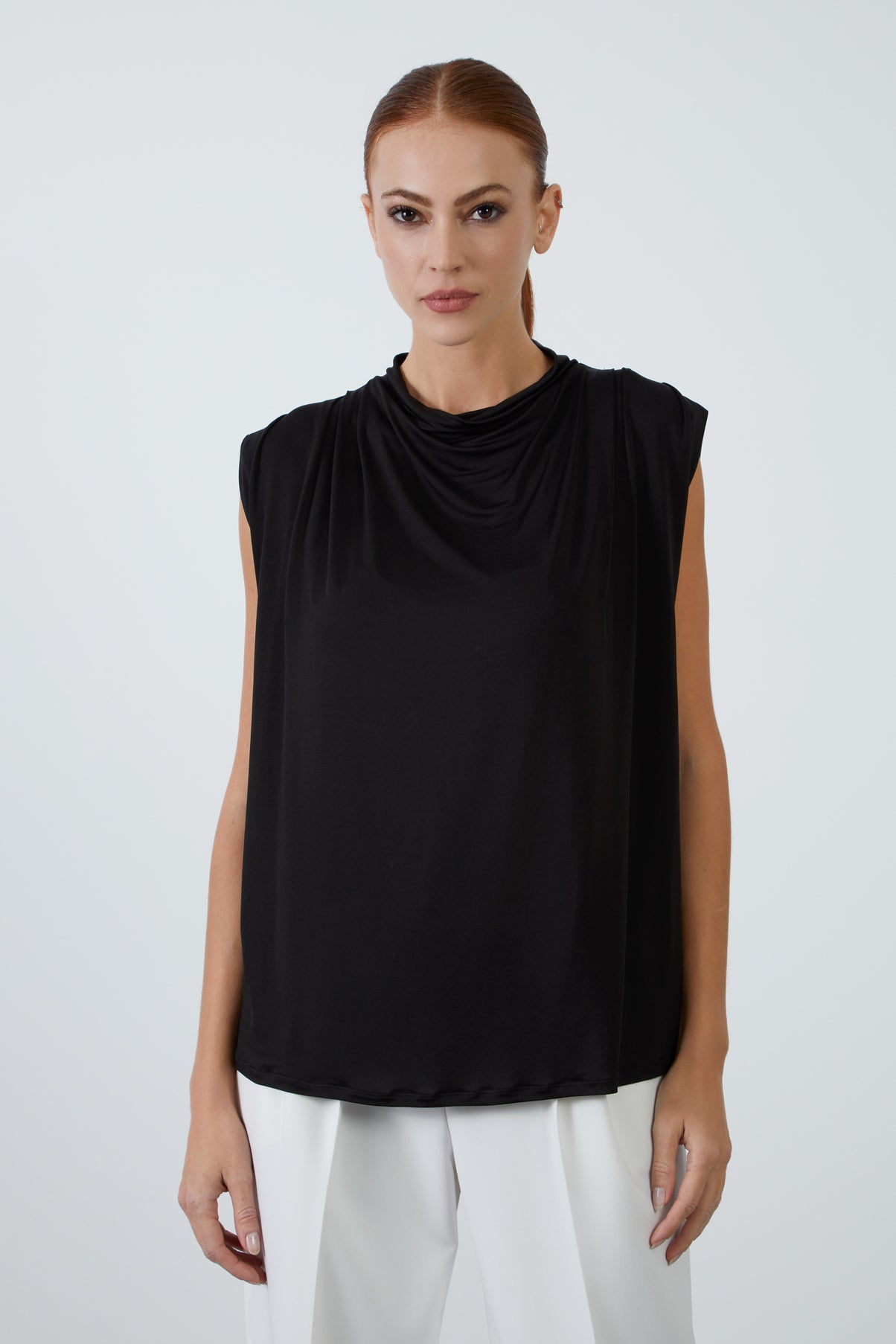 Sıfır Kol Degaje Yaka Bluz