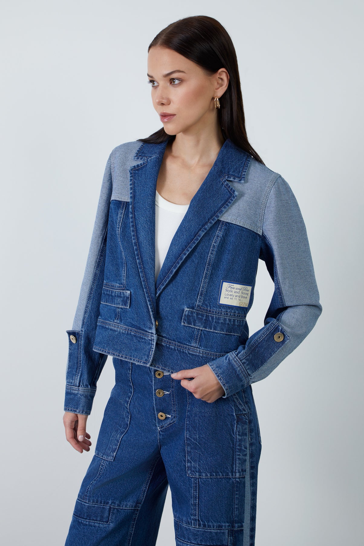 Etiket Detaylı Çıtçıt Kapama İki Renkli Jean Ceket