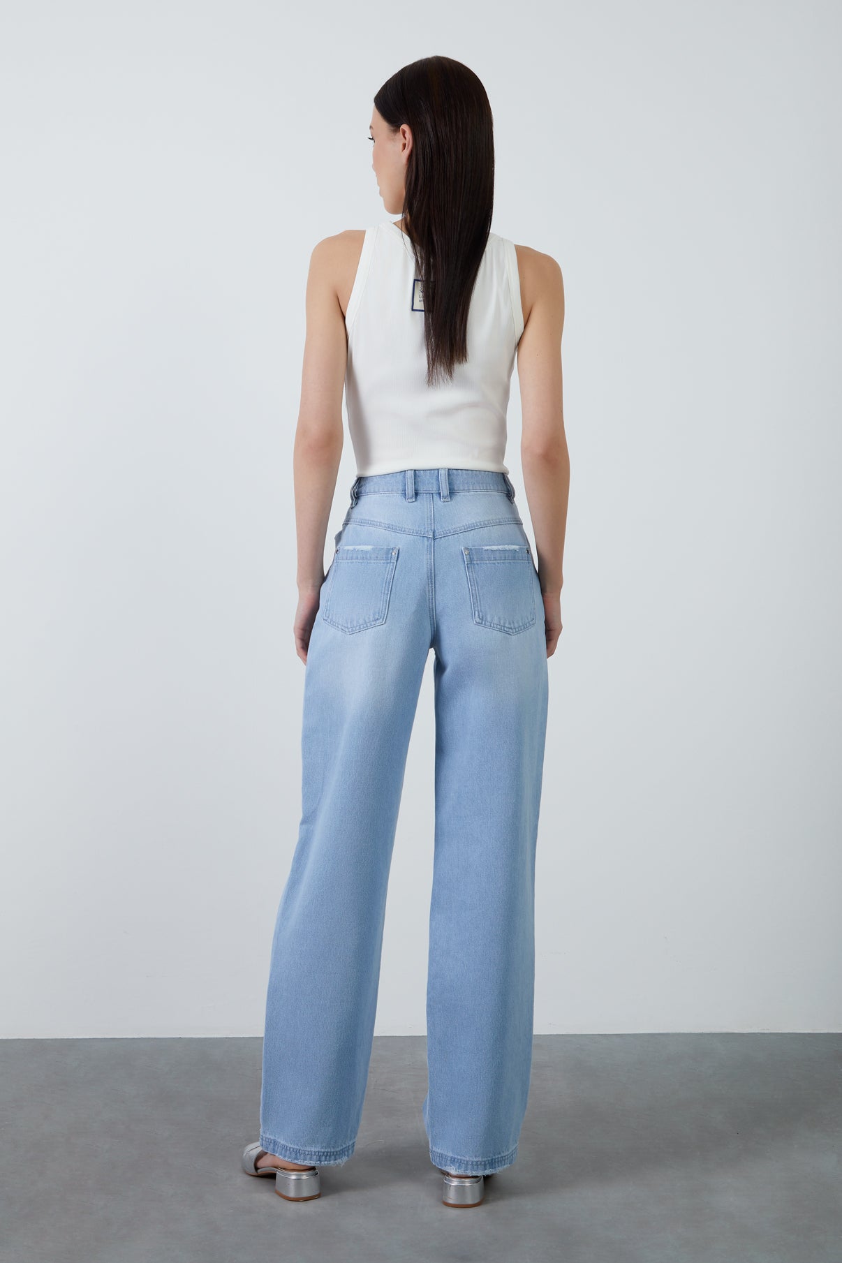 Dizleri Yırtık Efektli Bol Paça Jean Pantolon