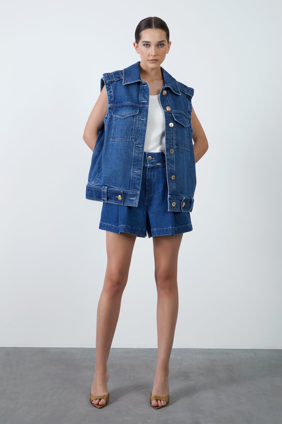 Cep Ve Düğme Detaylı Denim Ceket