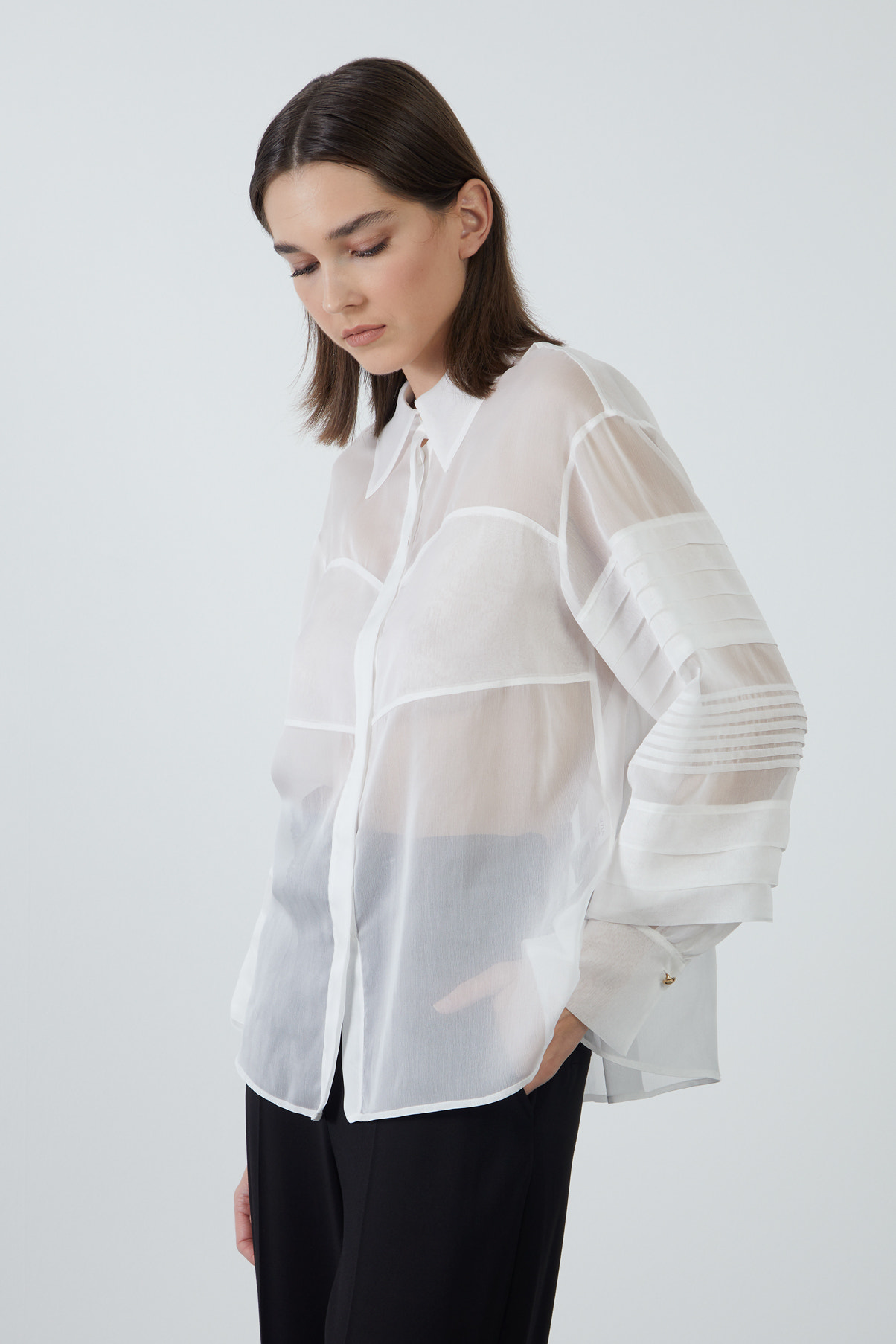 Kolları Nevrür Detaylı Transparan Şifon Gömlek