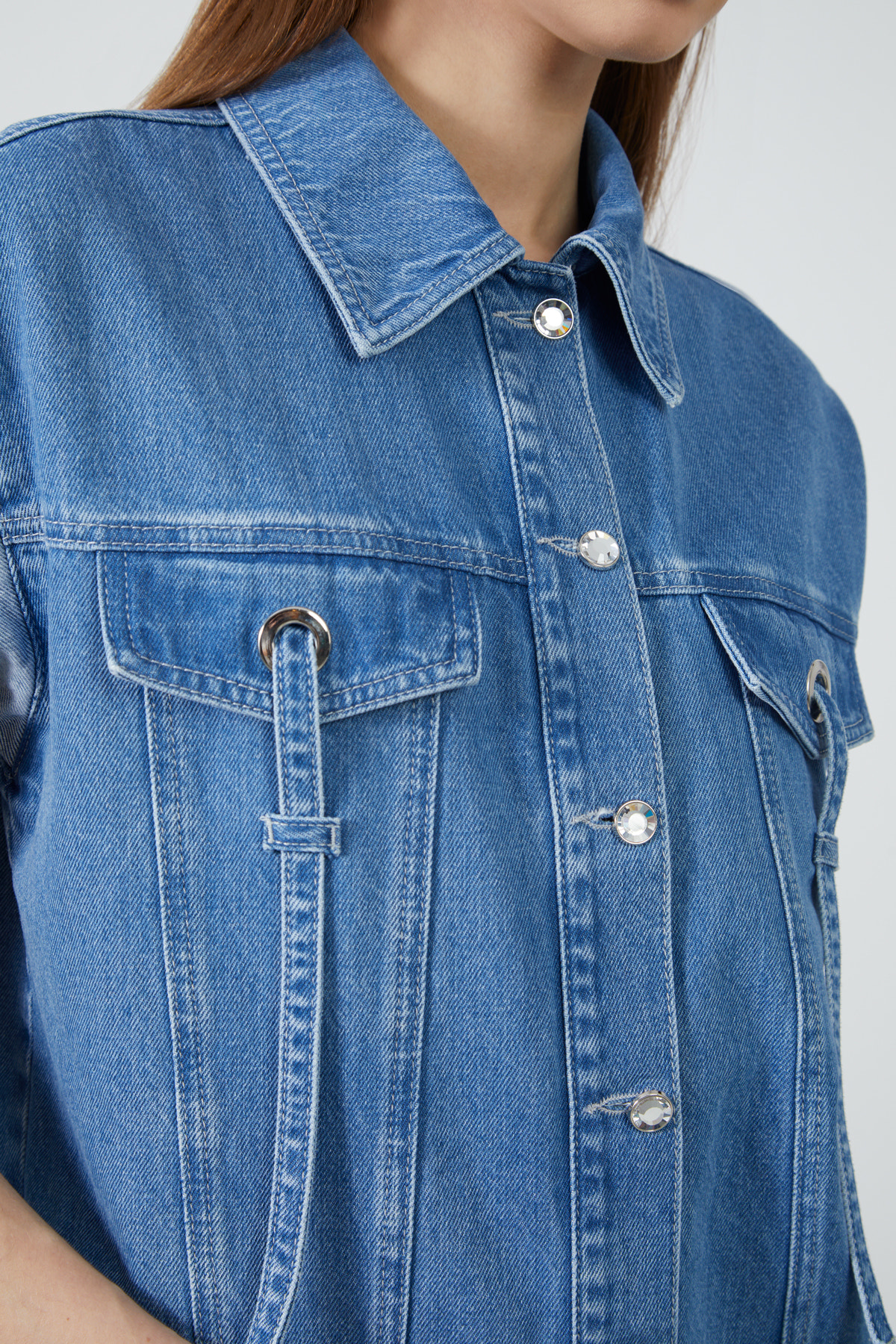 Kuşgözü Detaylı Kristal Düğmeli Denim Ceket