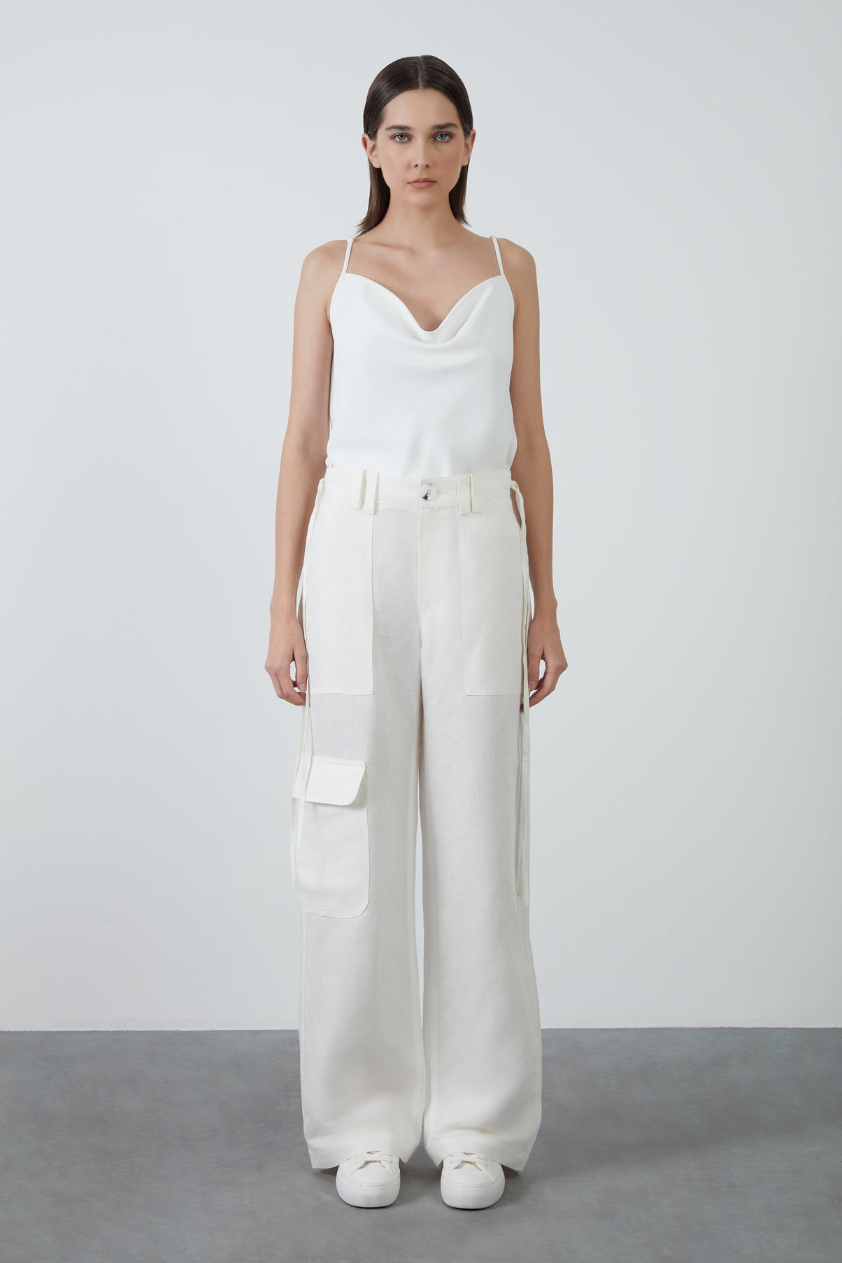 Bağcık Detaylı Büzülebilir Bol Paça Keten Pantolon