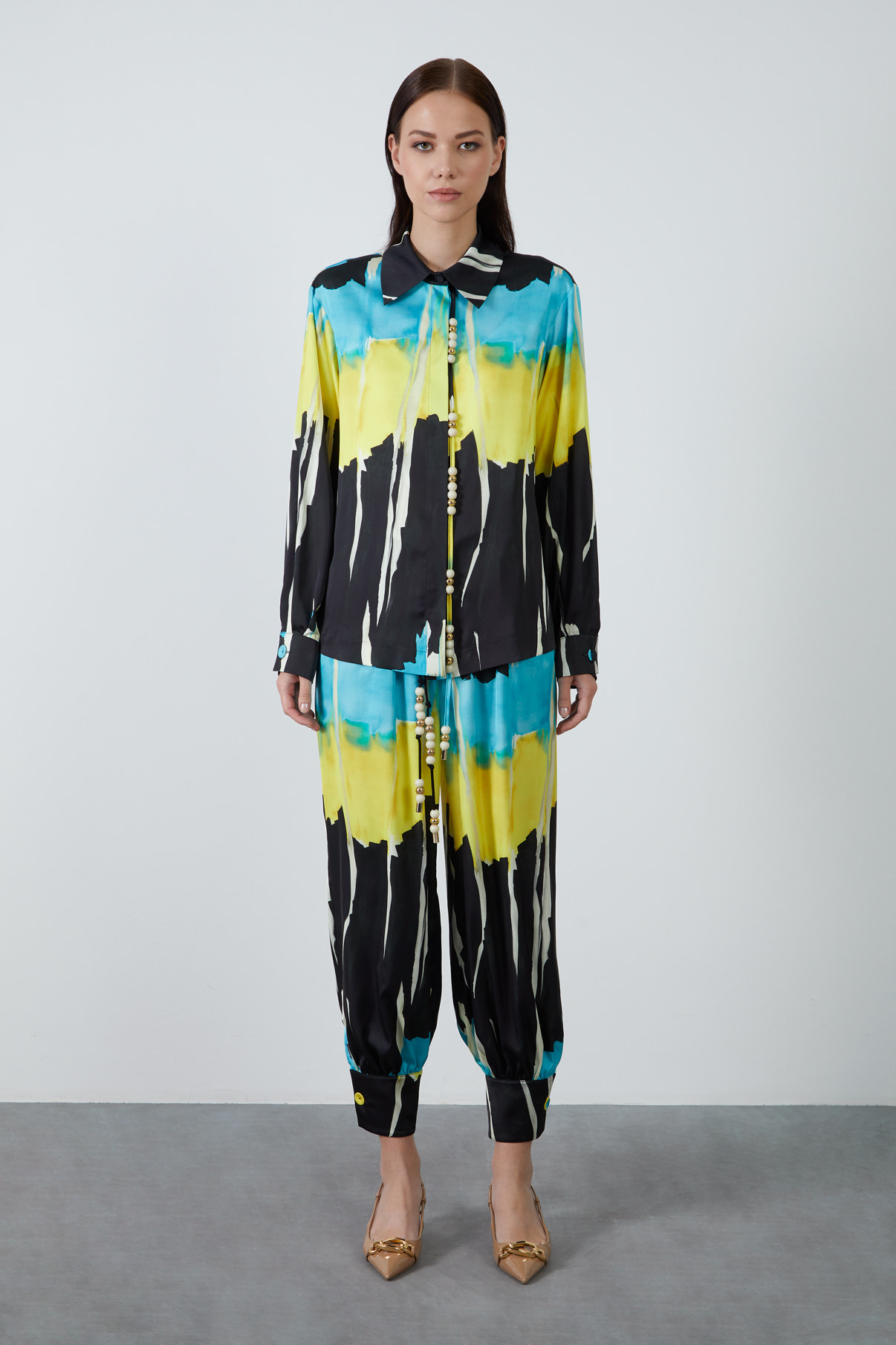 Aksesuar Detaylı Çok Renkli Gömlek