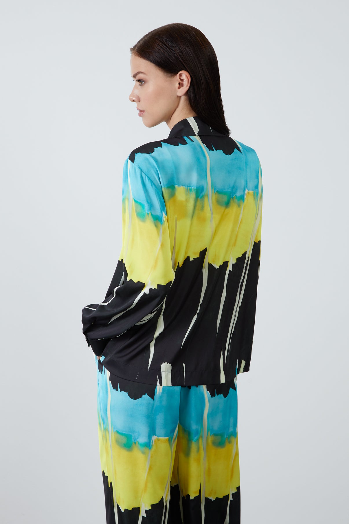 Aksesuar Detaylı Çok Renkli Gömlek