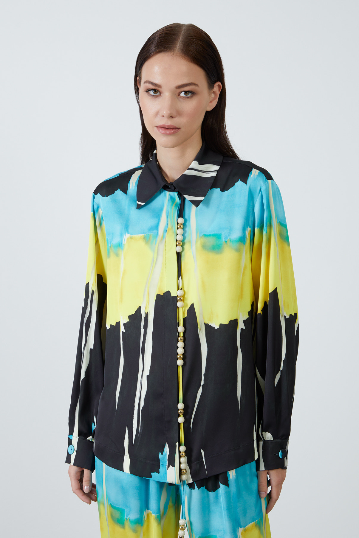 Aksesuar Detaylı Çok Renkli Gömlek