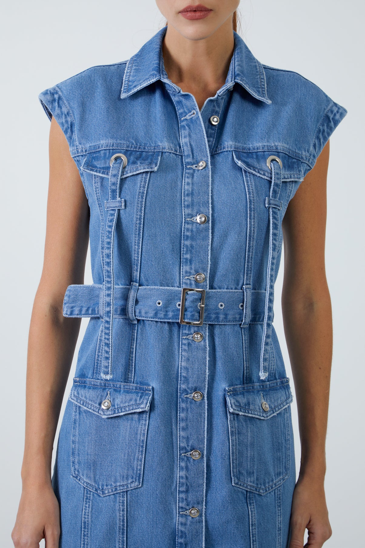 Metal Tokalı Kemerli Kolsuz Cepli Jean Maxi Elbise