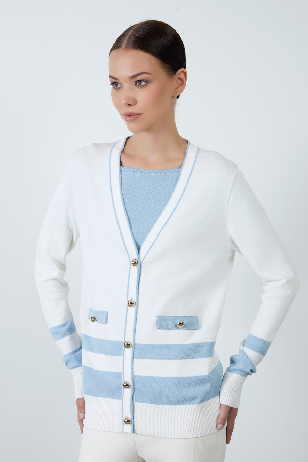 Düğme Detaylı Çizgili Triko Hırka