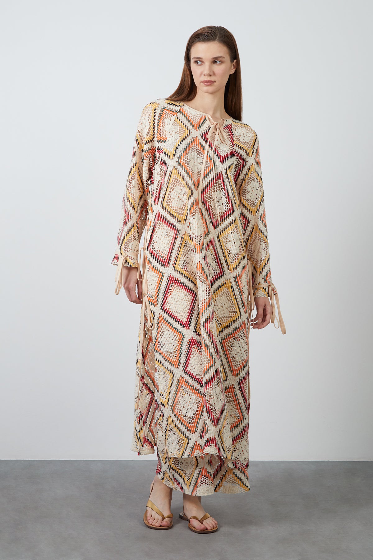 Etnik Desenli Transparan Uzun Elbise