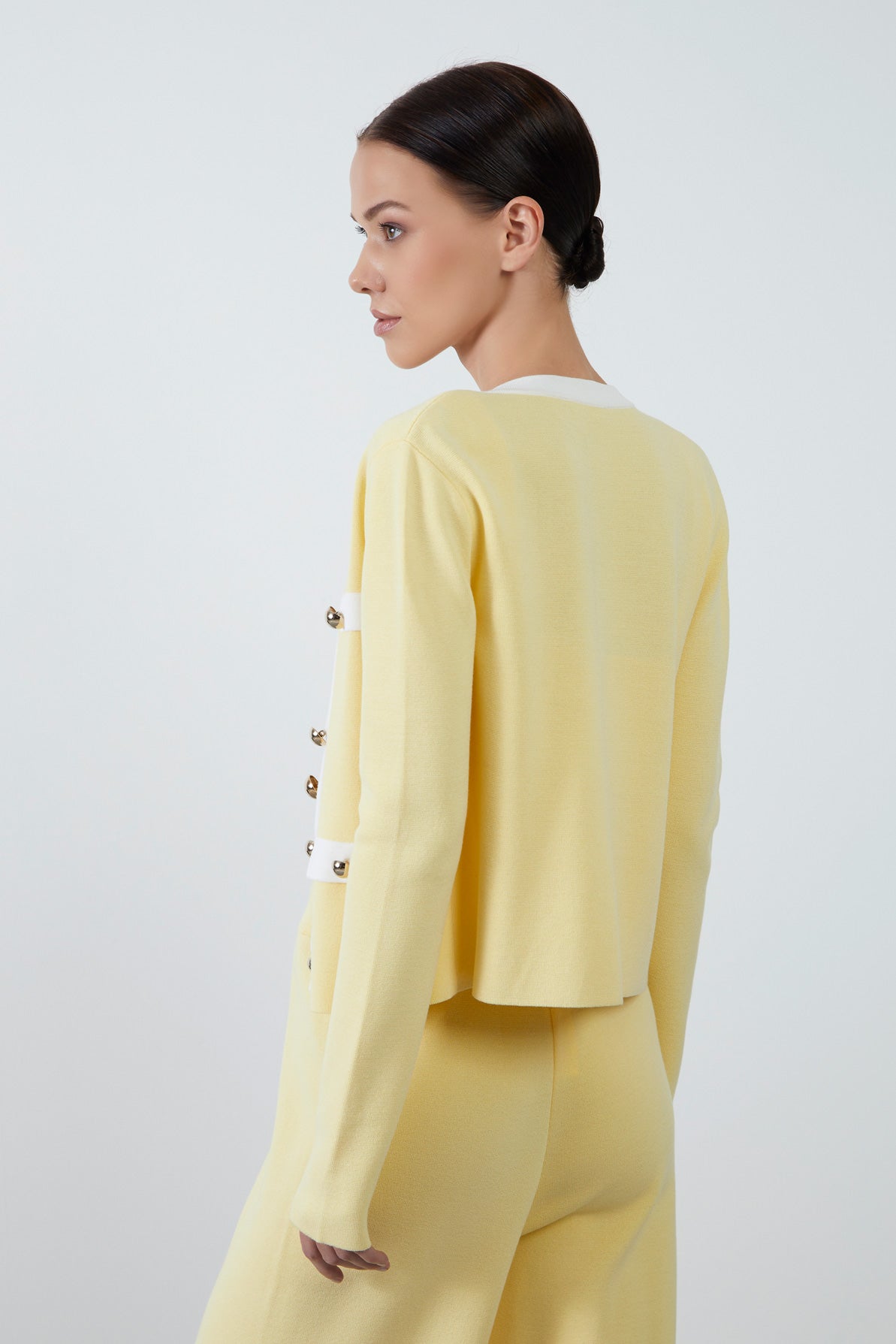 Düğme Detaylı Uzun Kollu Triko Hırka