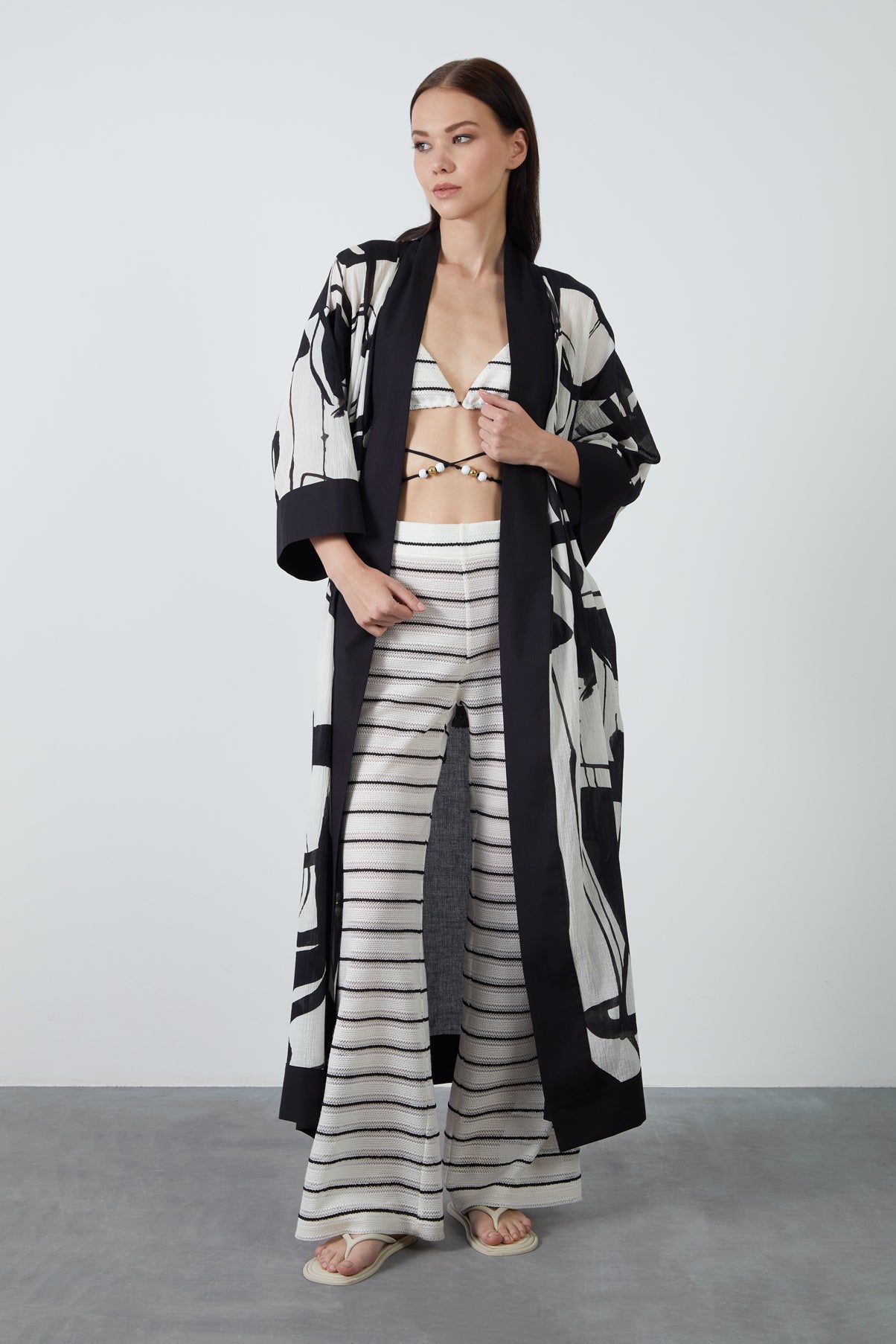 Boncuklu Kordon Detaylı Desenli Kimono