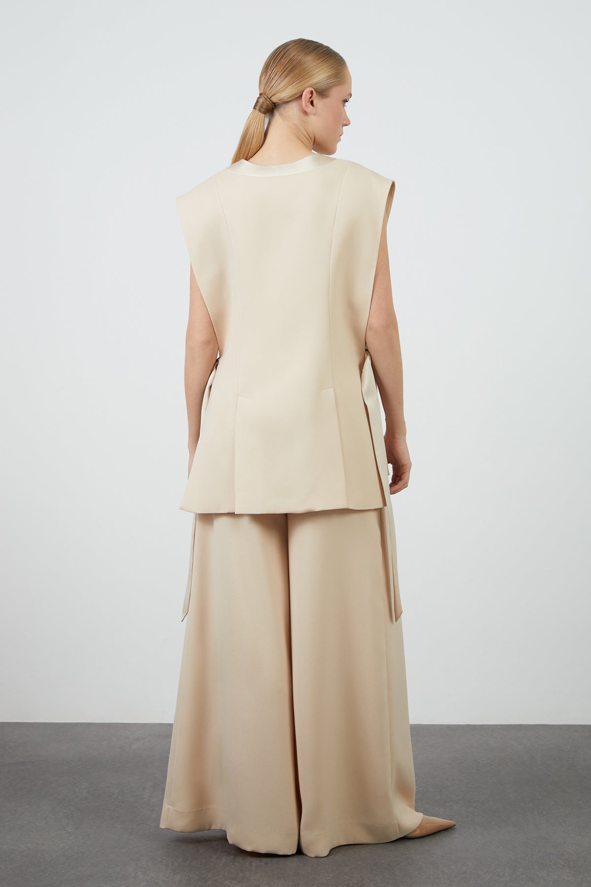 Tek Cep Detaylı V Yaka Ceket