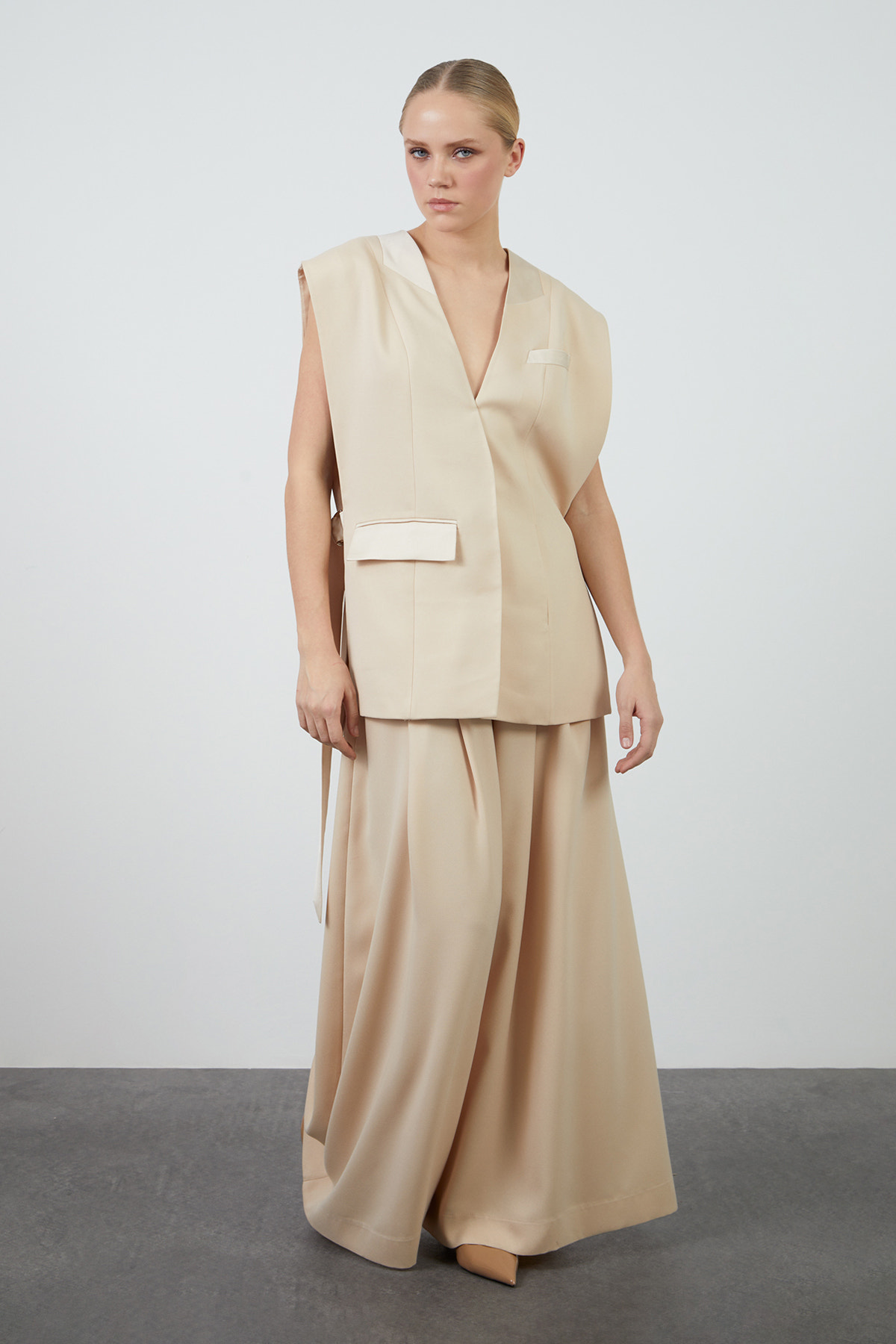 Tek Cep Detaylı V Yaka Ceket