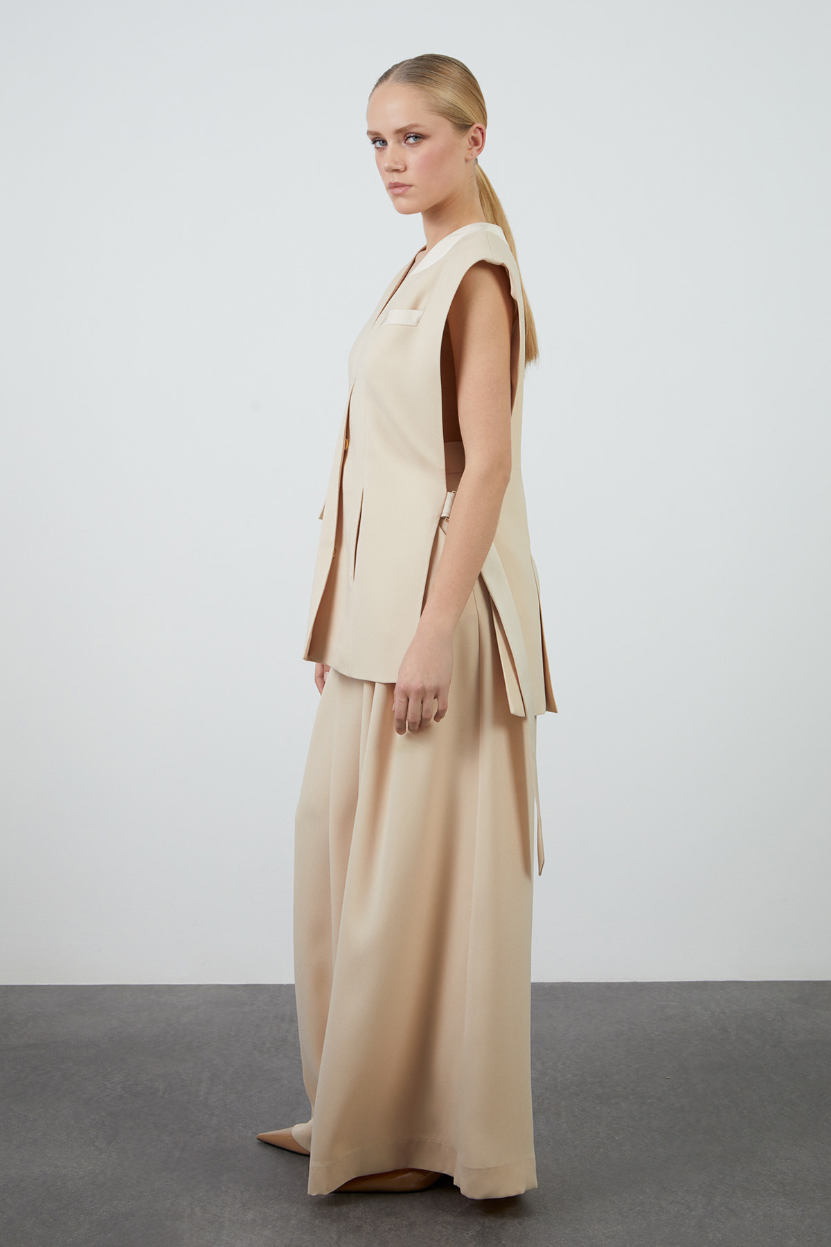 Tek Cep Detaylı V Yaka Ceket