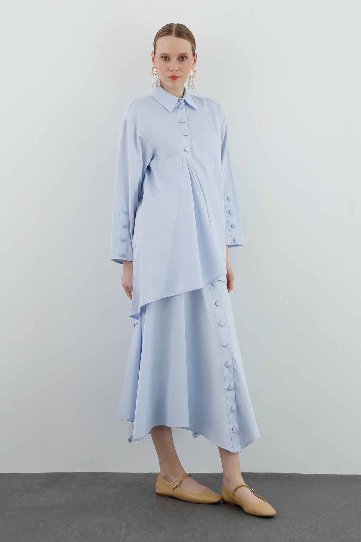 Asimetrik Düğme Detaylı Uzun Kollu Gömlek Elbise