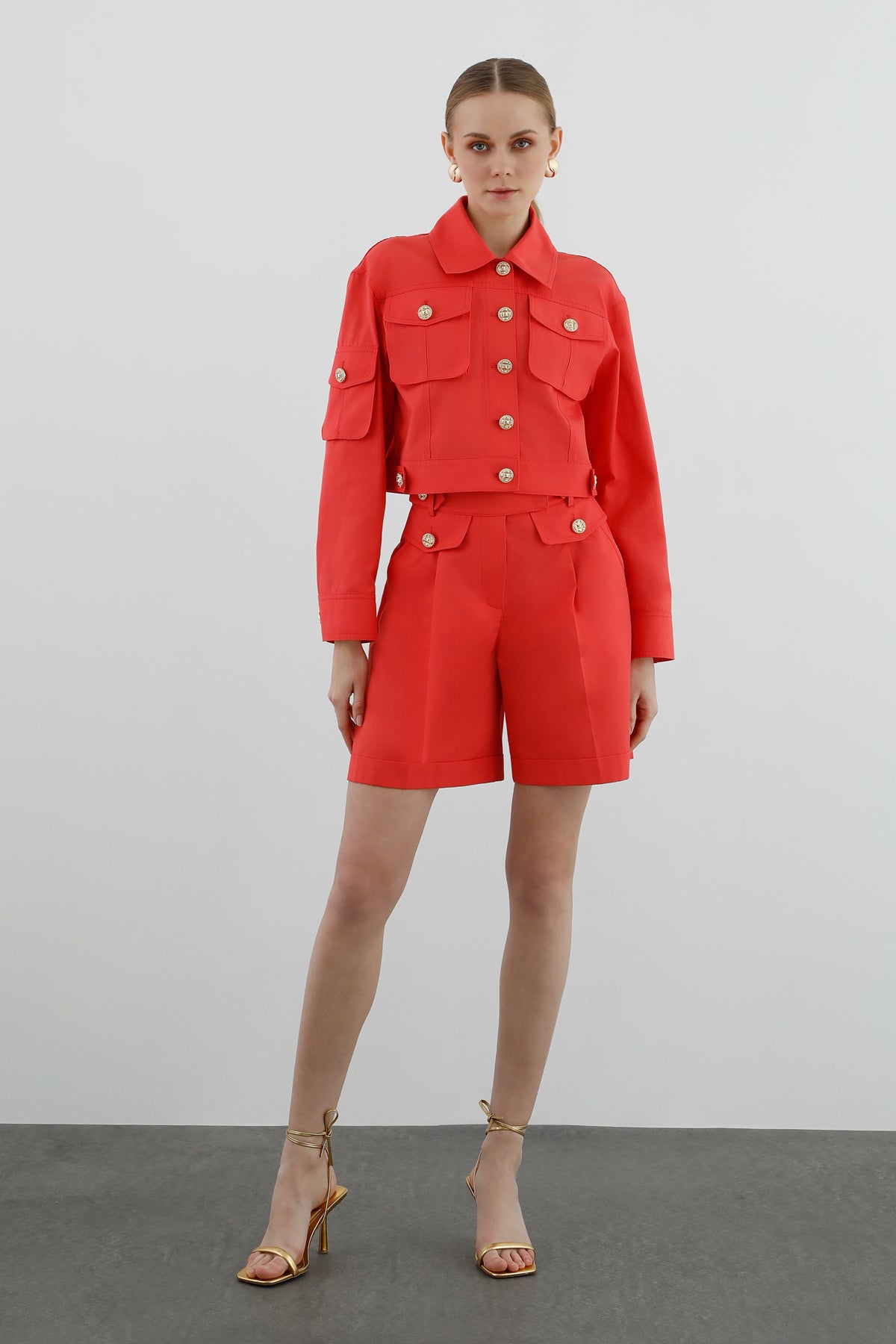 Kemeri Düğme Detaylı Şort