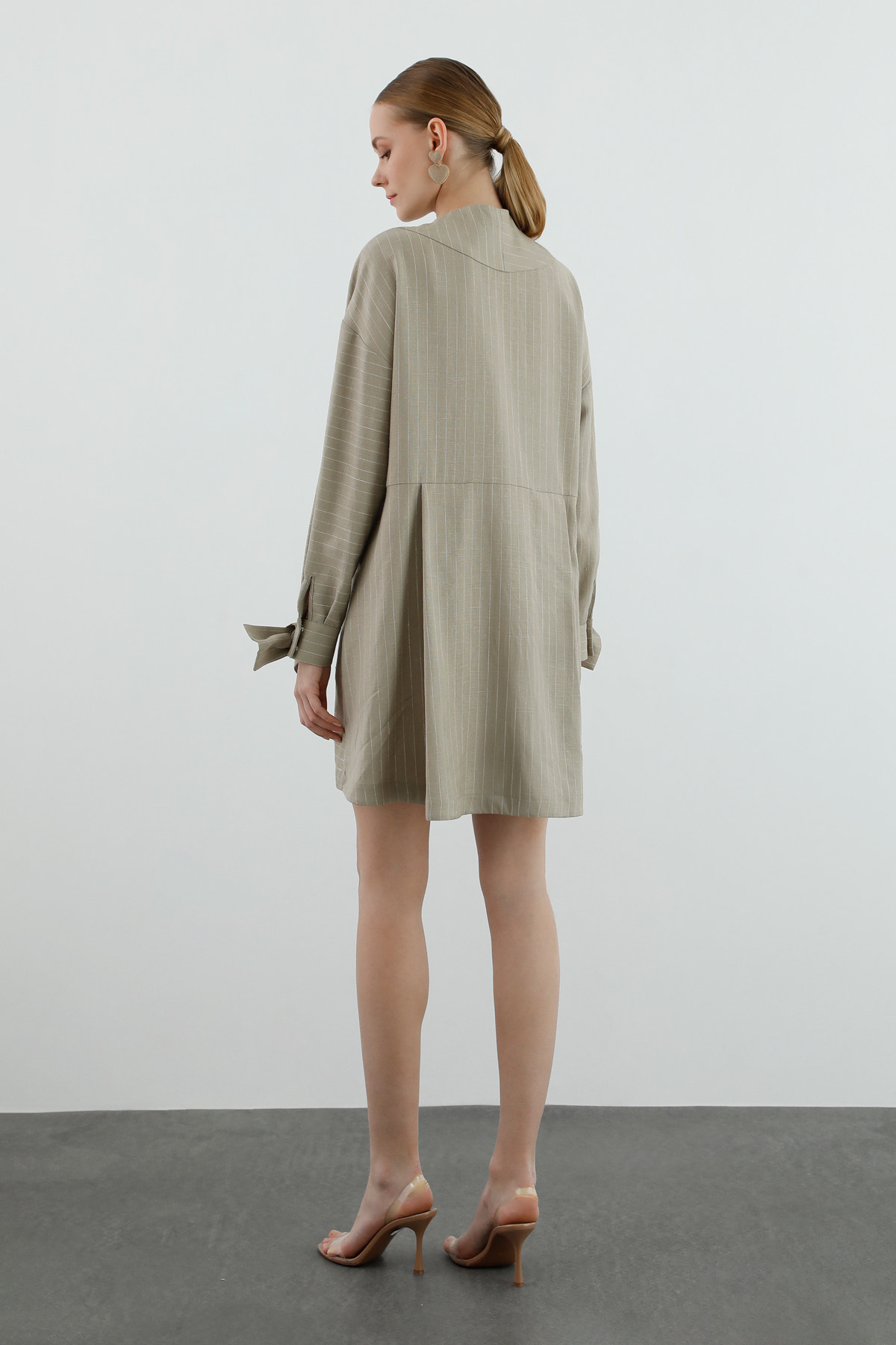 Fiyonk Detaylı Mini Elbise