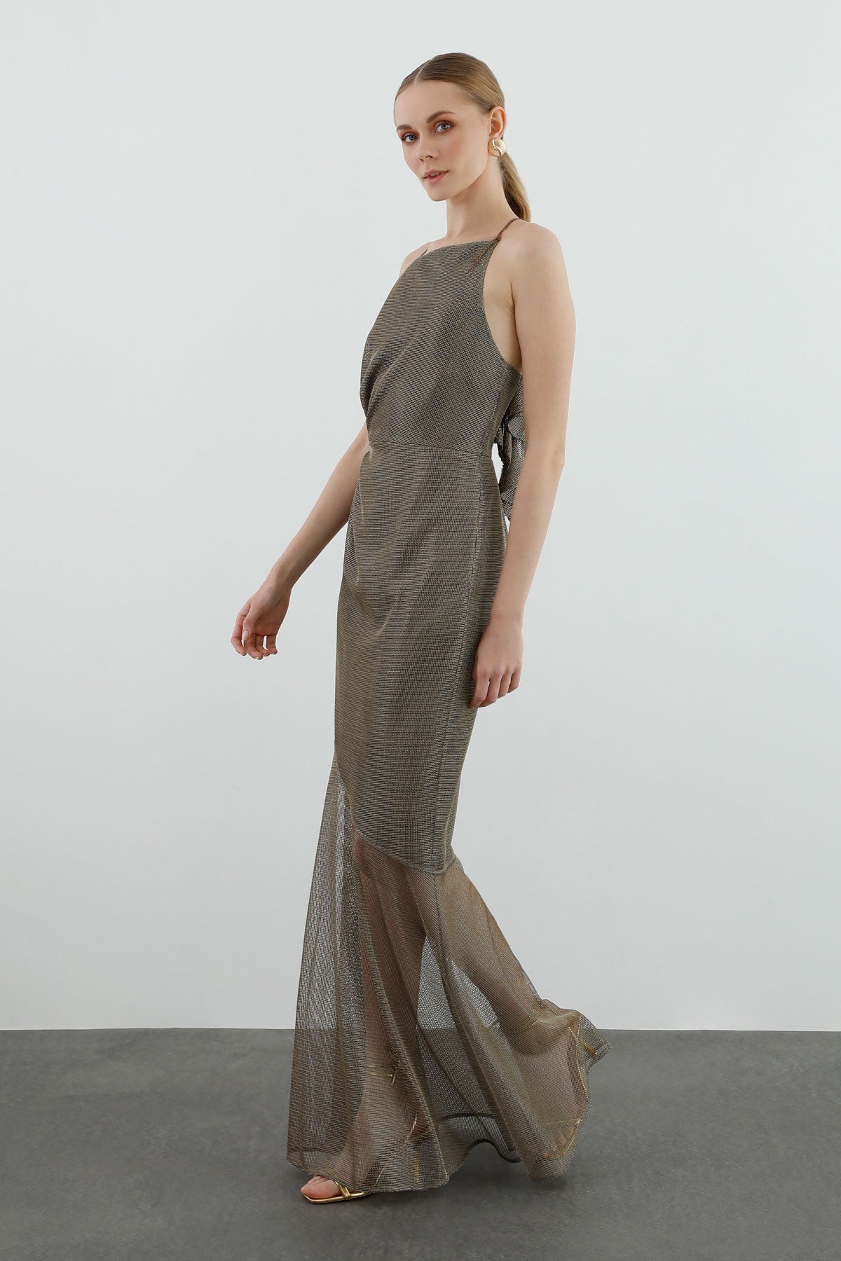 Zincir Detaylı Asimetrik Kesim File Elbise