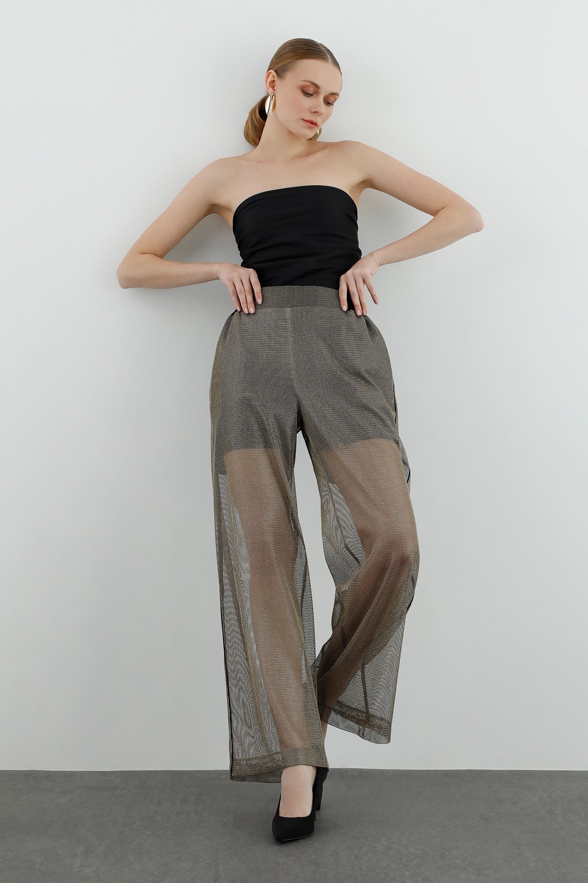 Mini Şort Detaylı Transparan Pantolon