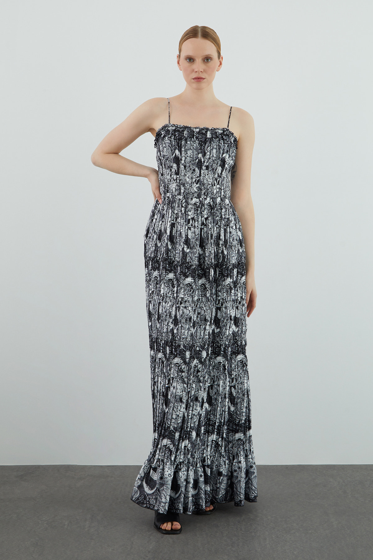 Desenli Astarlı Uzun Elbise