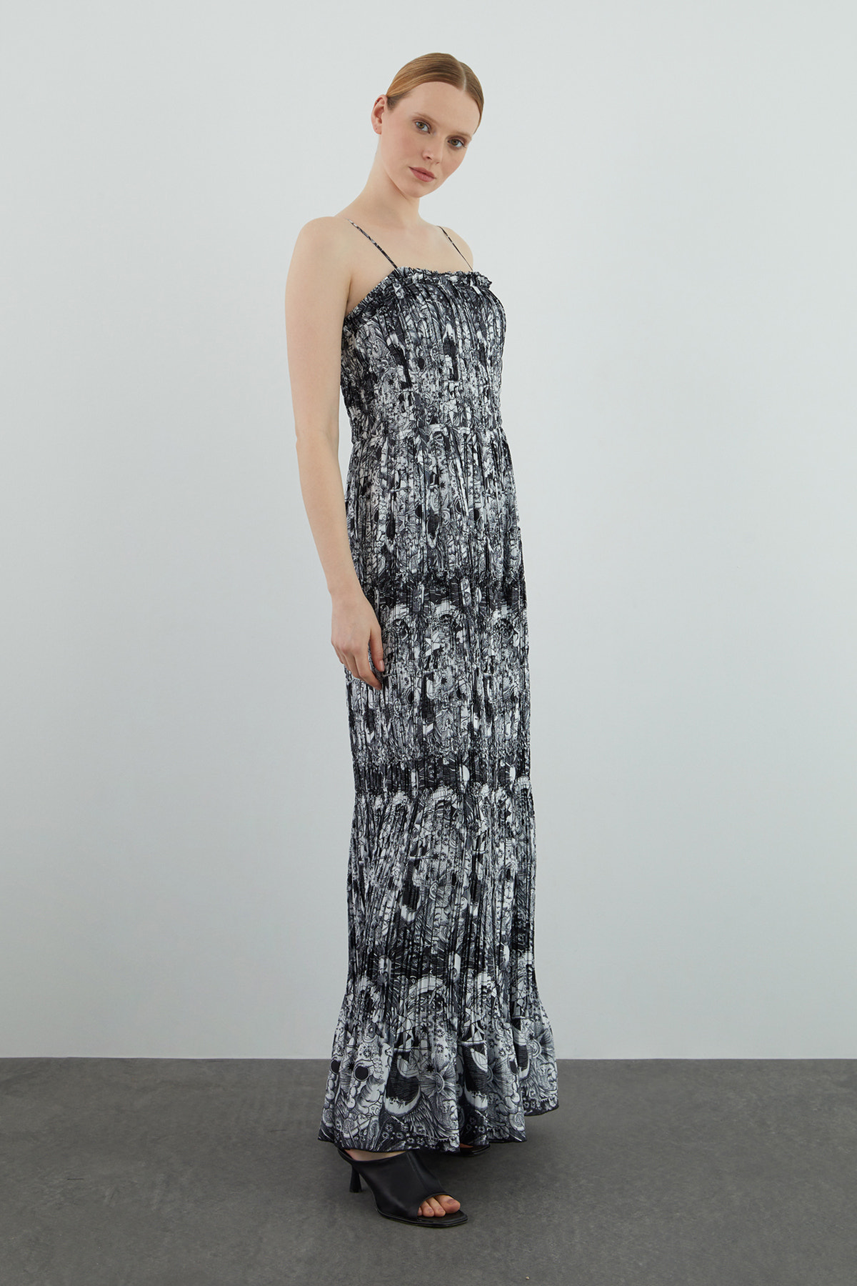 Desenli Astarlı Uzun Elbise