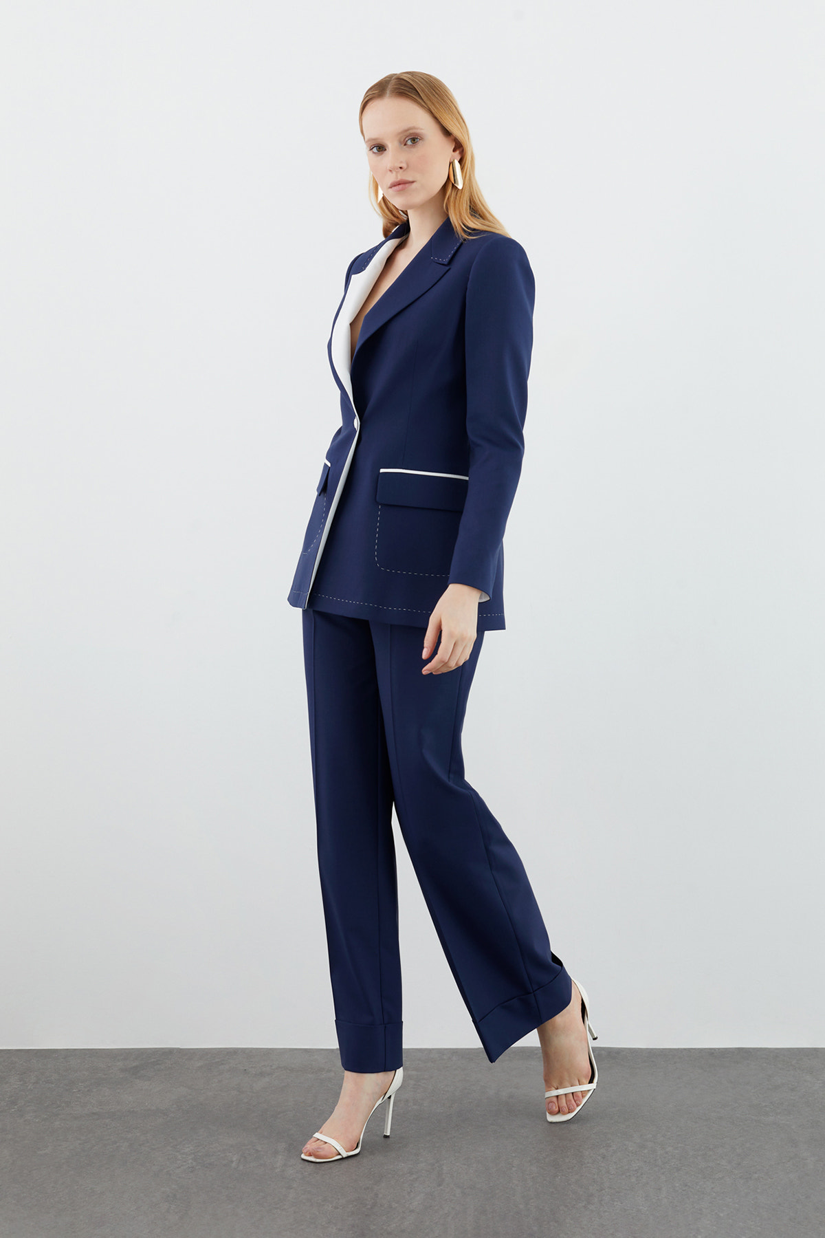 Yaka Detaylı Ceket Ve Palazzo Pantolonlu Takım