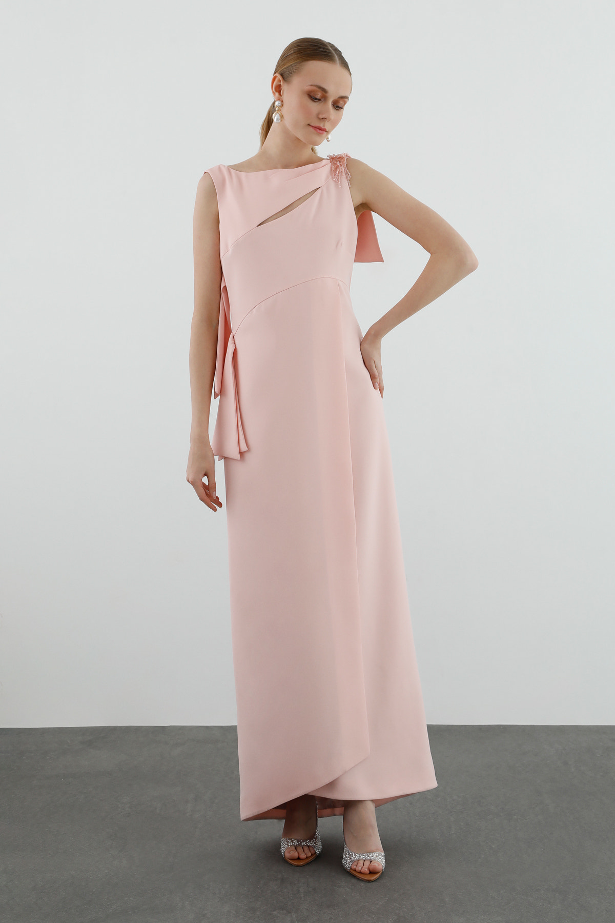 Pencere Detaylı Bağlamalı Uzun Elbise